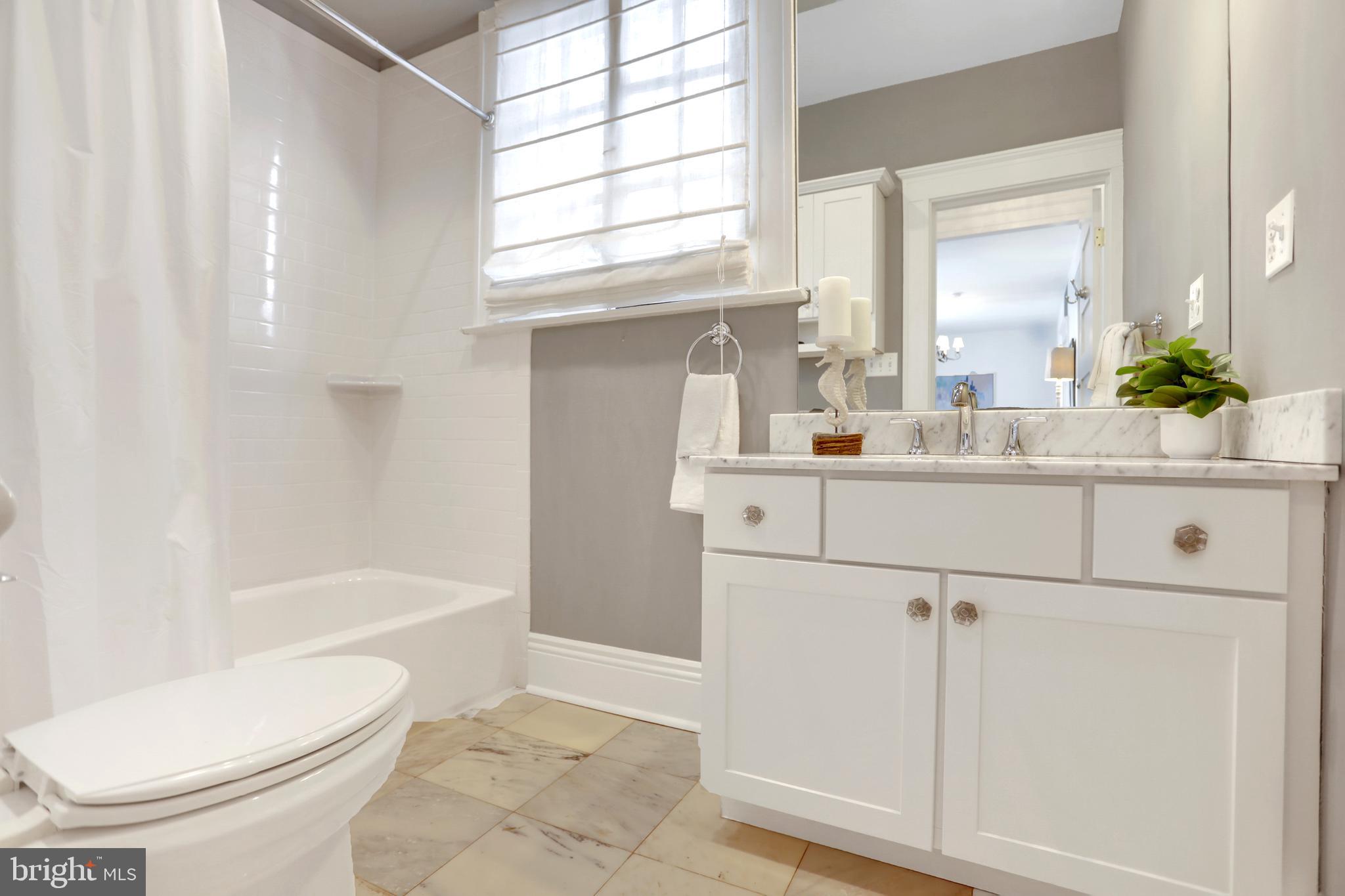 ROLAND PARK - Residential