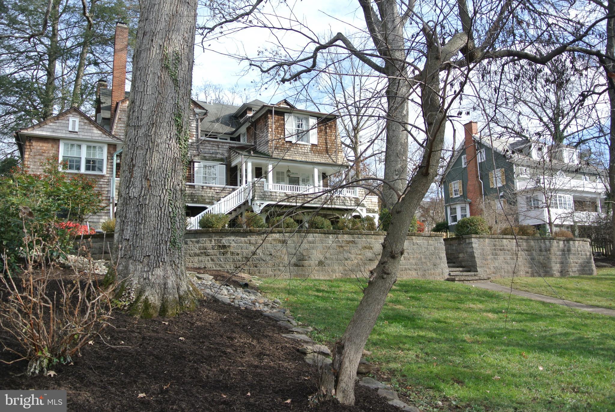 ROLAND PARK - Residential