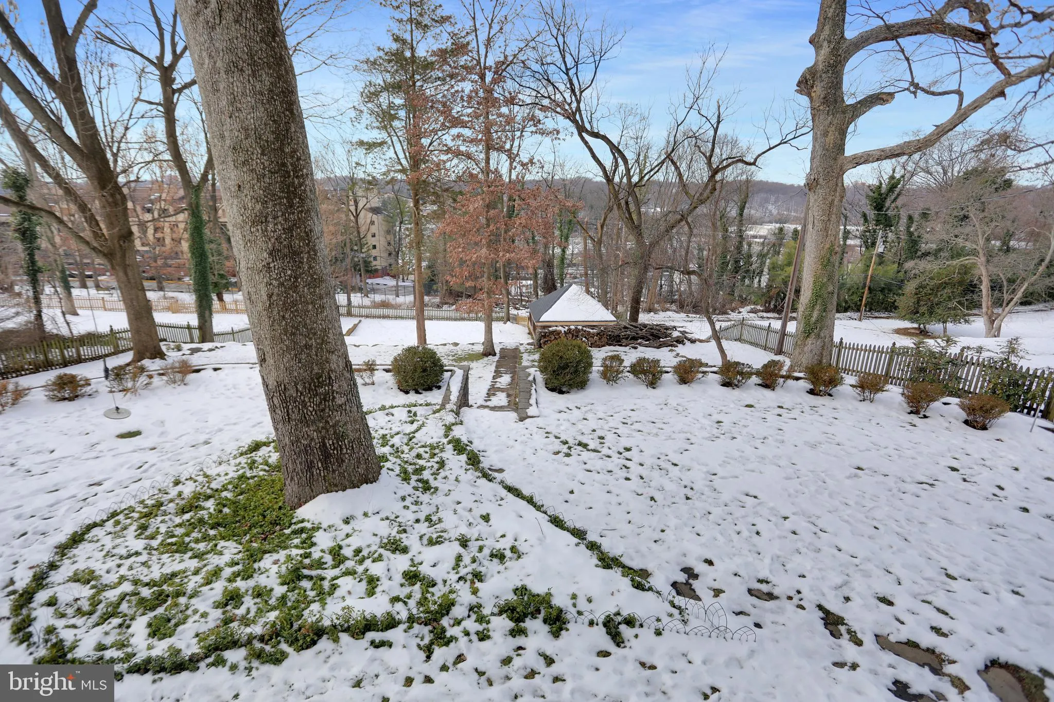 Baltimore, Maryland 21210, United States, 6 Bedrooms Bedrooms, ,5 BathroomsBathrooms,Residential,Pending,24322