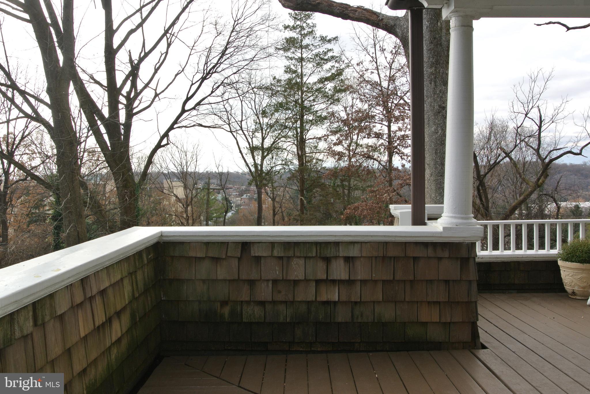 ROLAND PARK - Residential