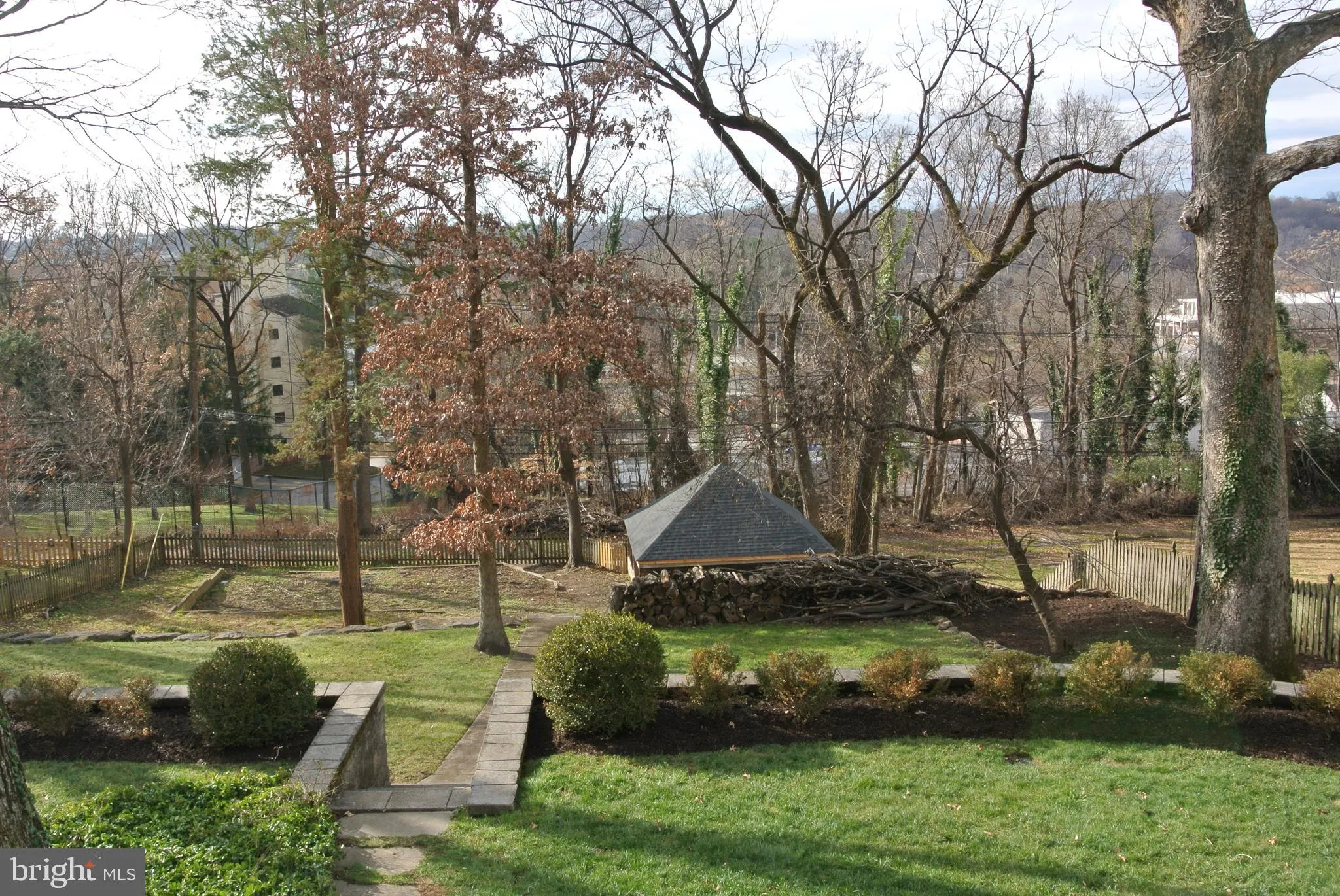 Baltimore, Maryland 21210, United States, 6 Bedrooms Bedrooms, ,5 BathroomsBathrooms,Residential,Pending,24322