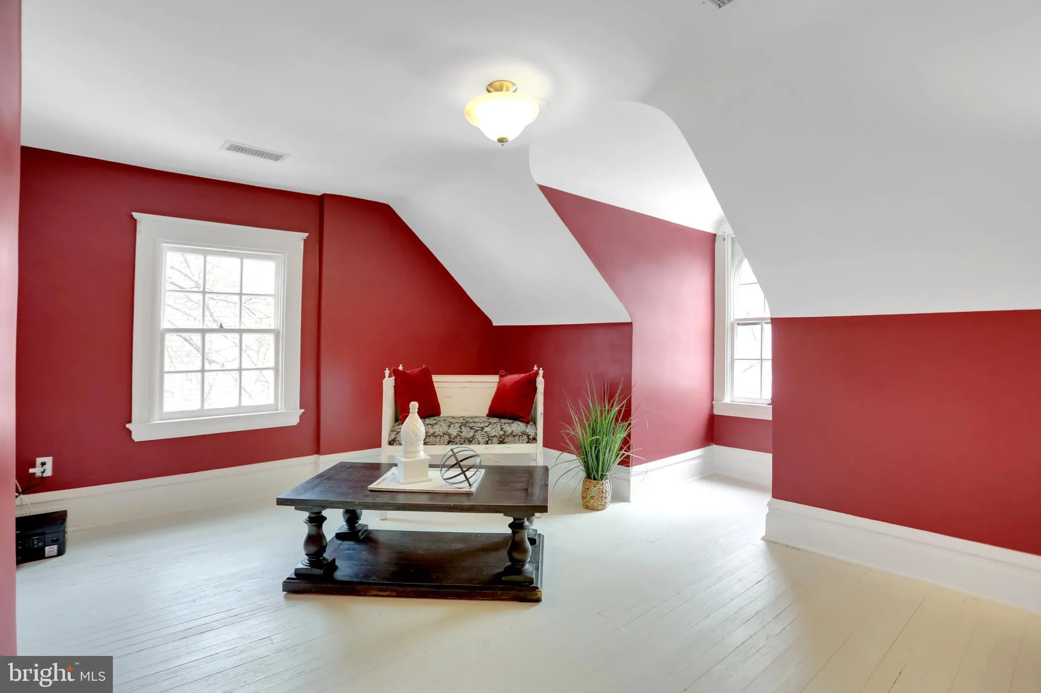 Baltimore, Maryland 21210, United States, 6 Bedrooms Bedrooms, ,5 BathroomsBathrooms,Residential,Pending,24322