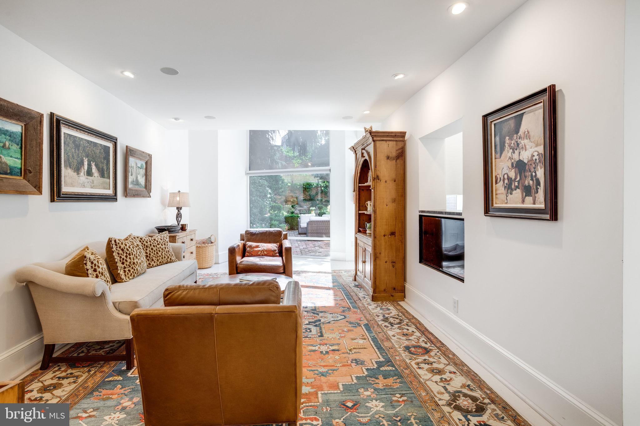 OLD TOWN ALEXANDRIA - Residential