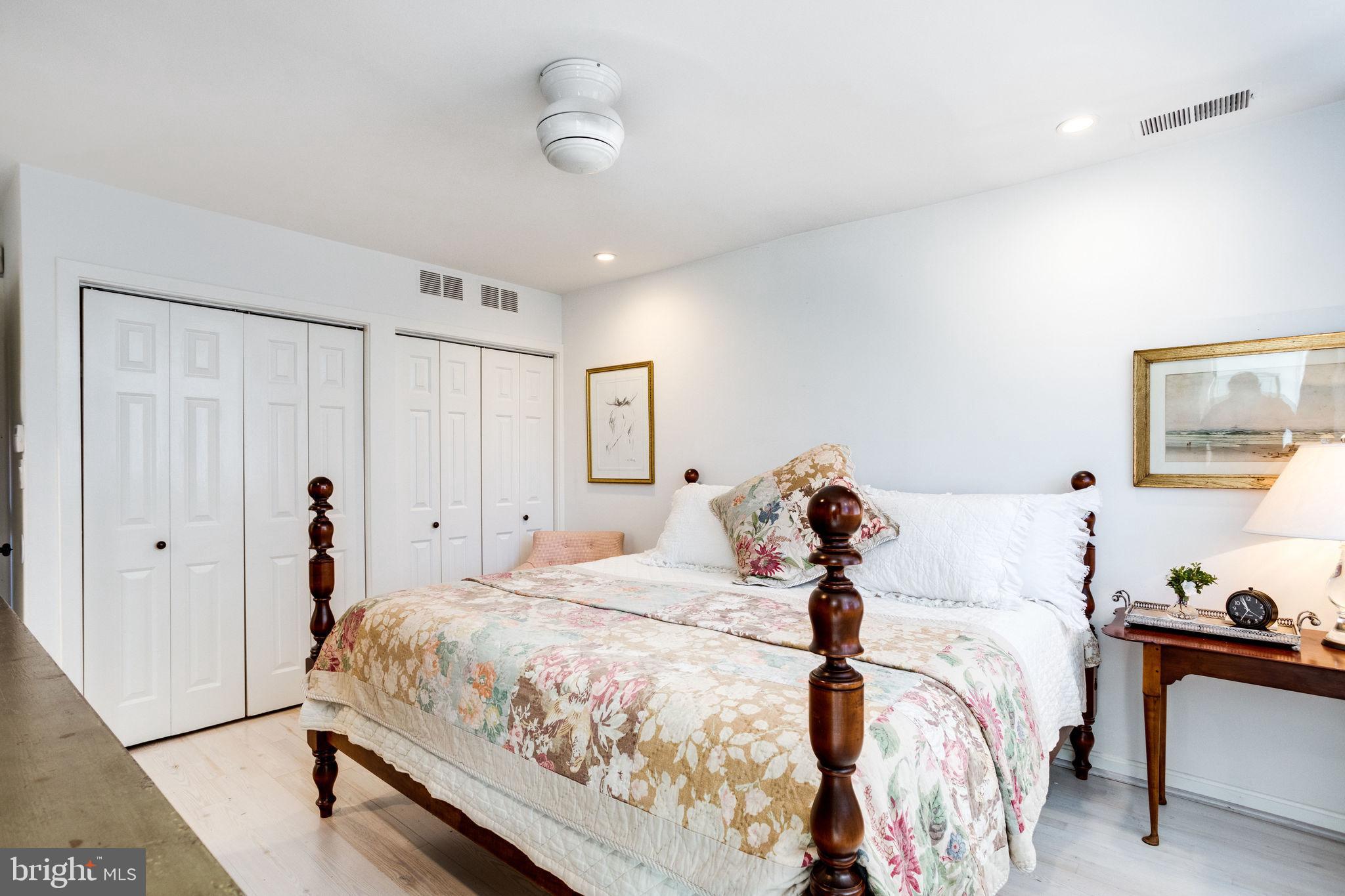 OLD TOWN ALEXANDRIA - Residential