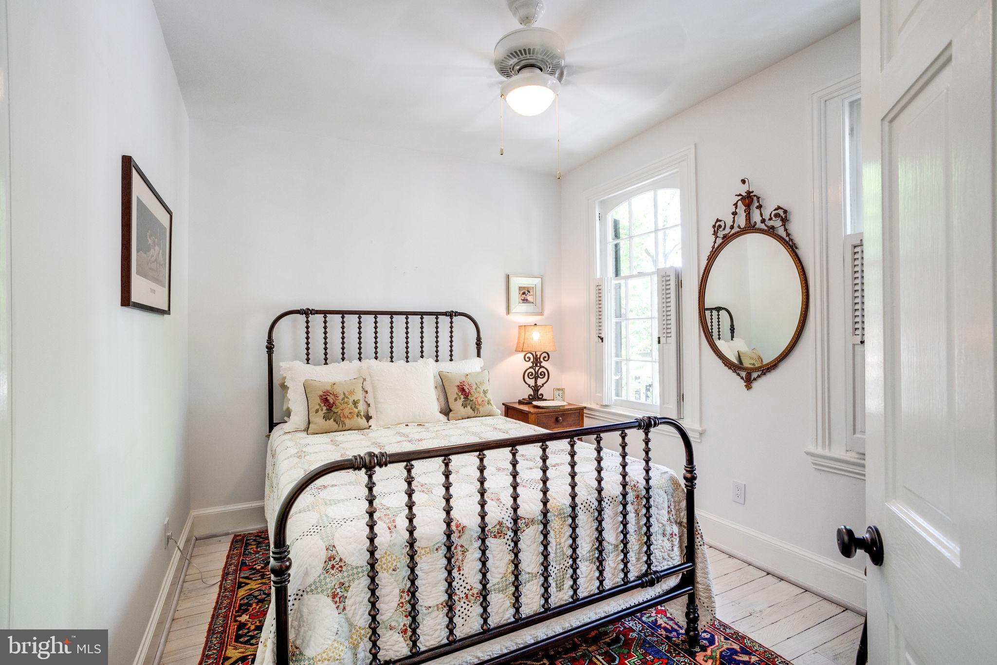 OLD TOWN ALEXANDRIA - Residential