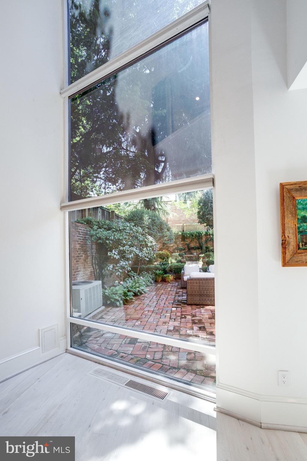 OLD TOWN ALEXANDRIA - Residential