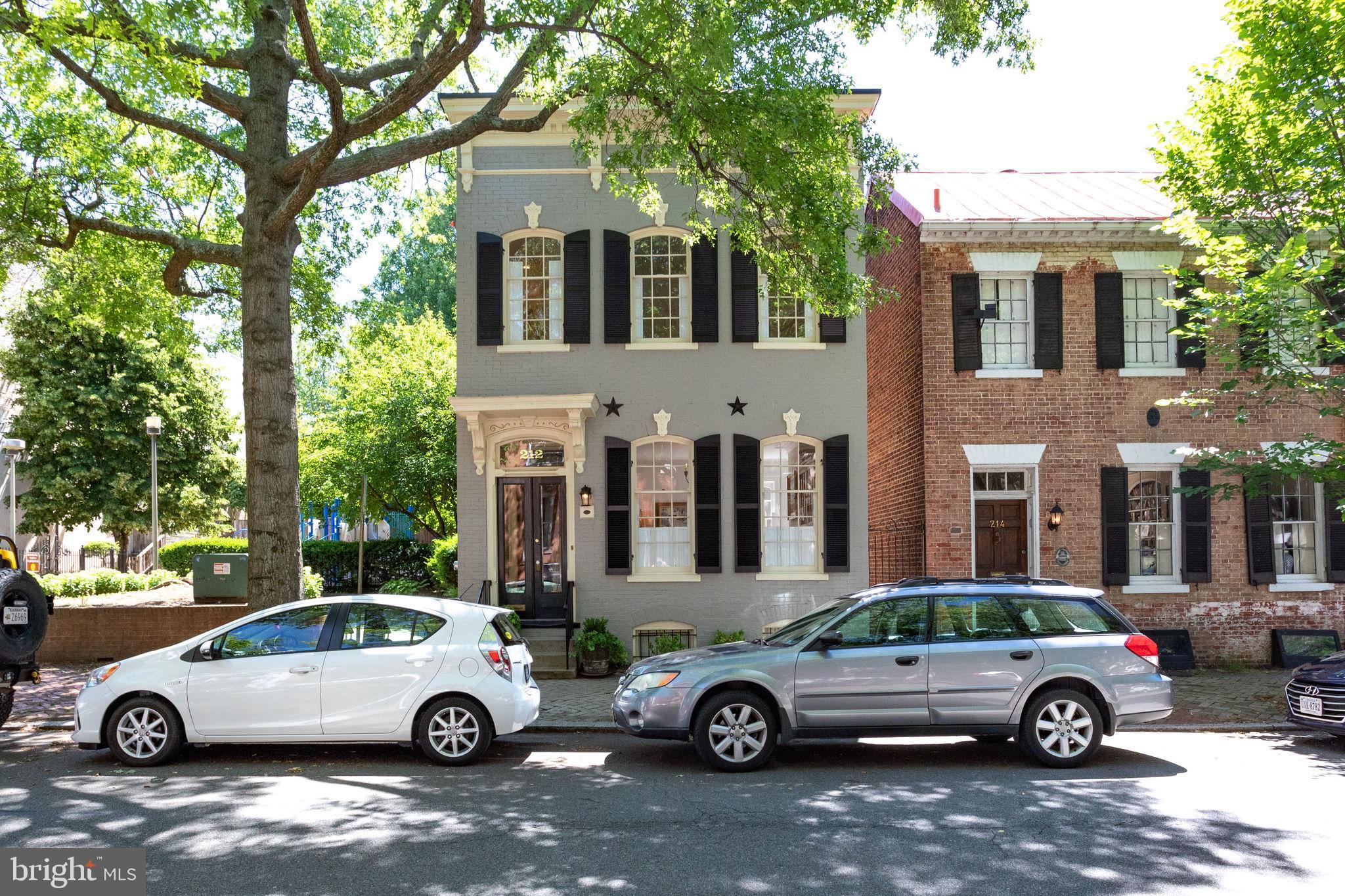 OLD TOWN ALEXANDRIA - Residential