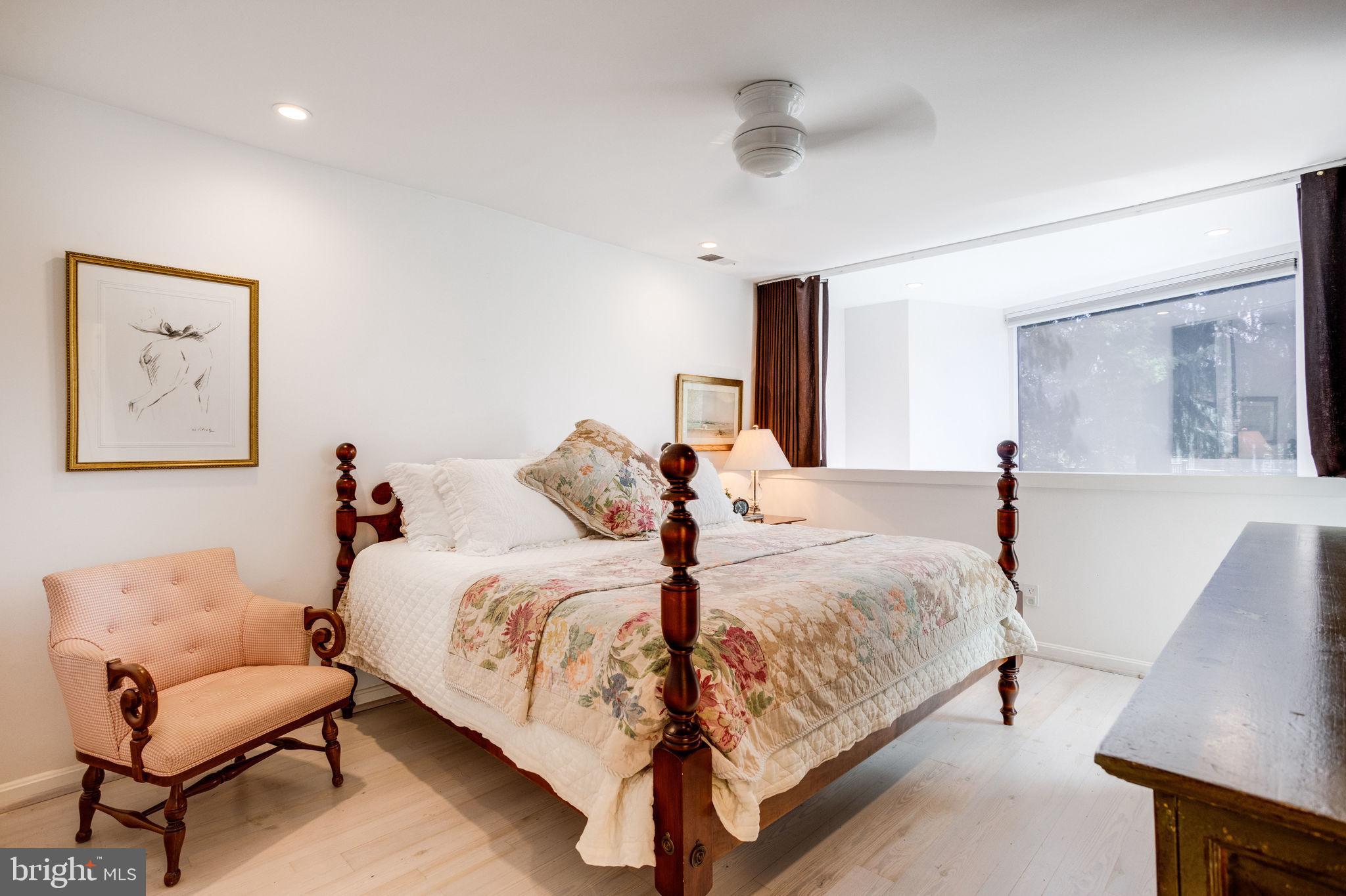 OLD TOWN ALEXANDRIA - Residential