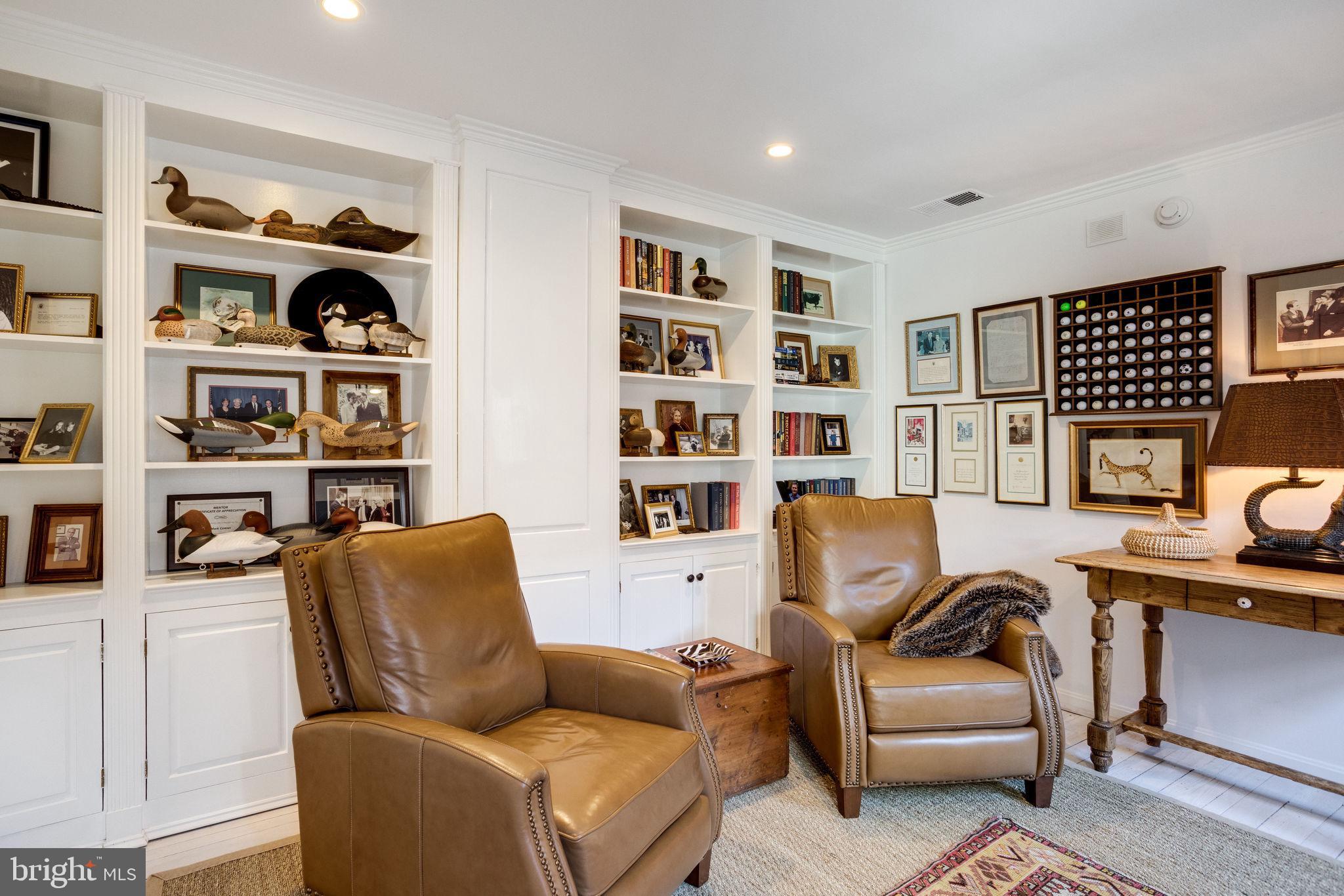 OLD TOWN ALEXANDRIA - Residential