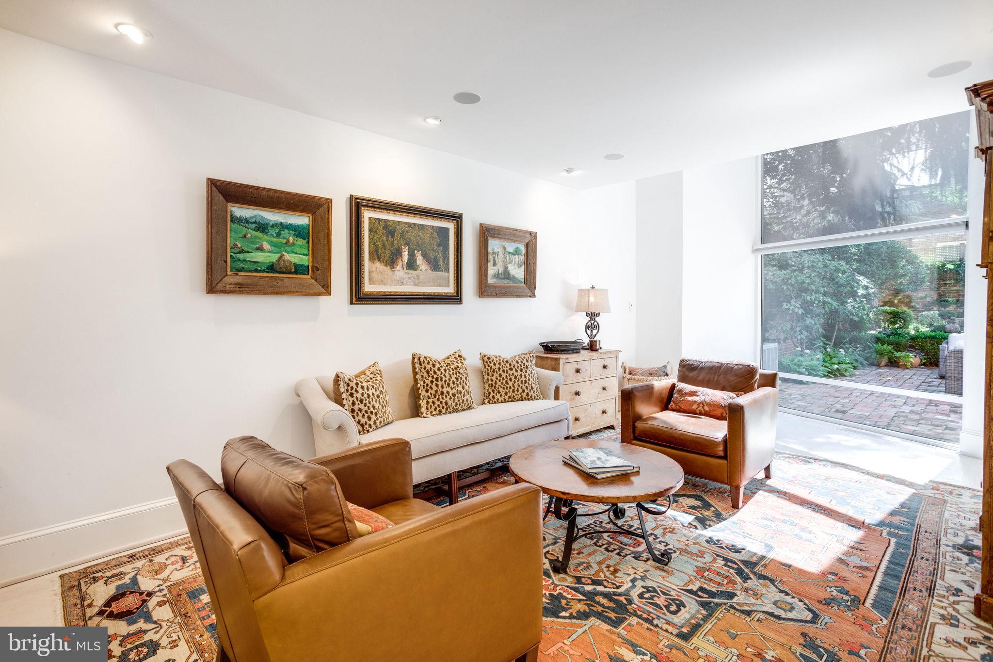 OLD TOWN ALEXANDRIA - Residential