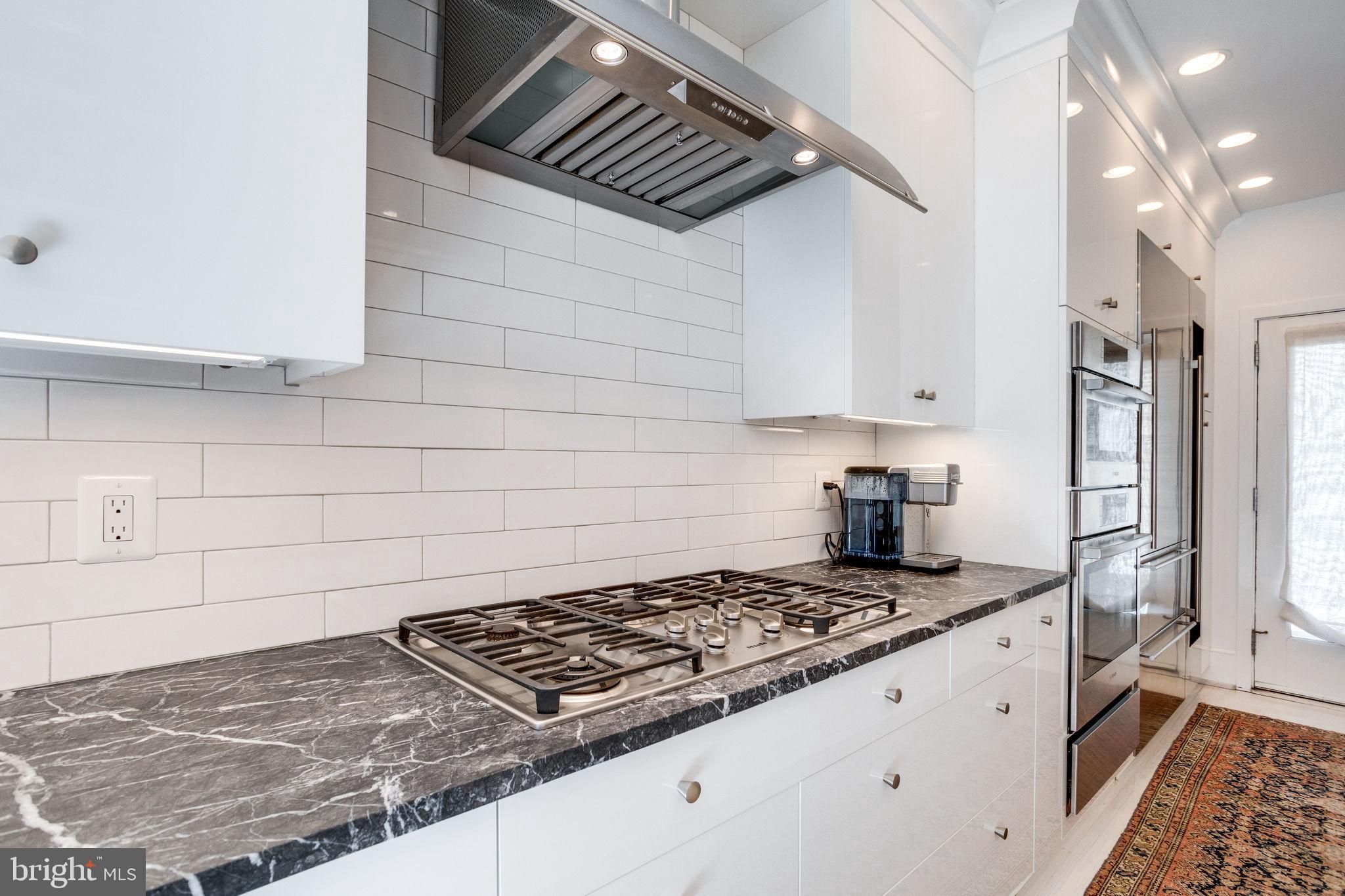 OLD TOWN ALEXANDRIA - Residential