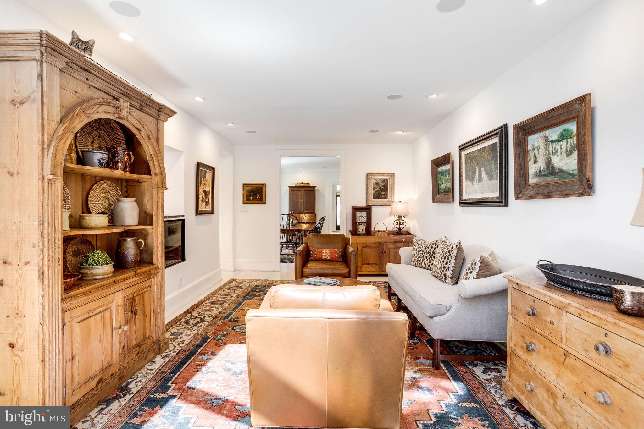 OLD TOWN ALEXANDRIA - Residential