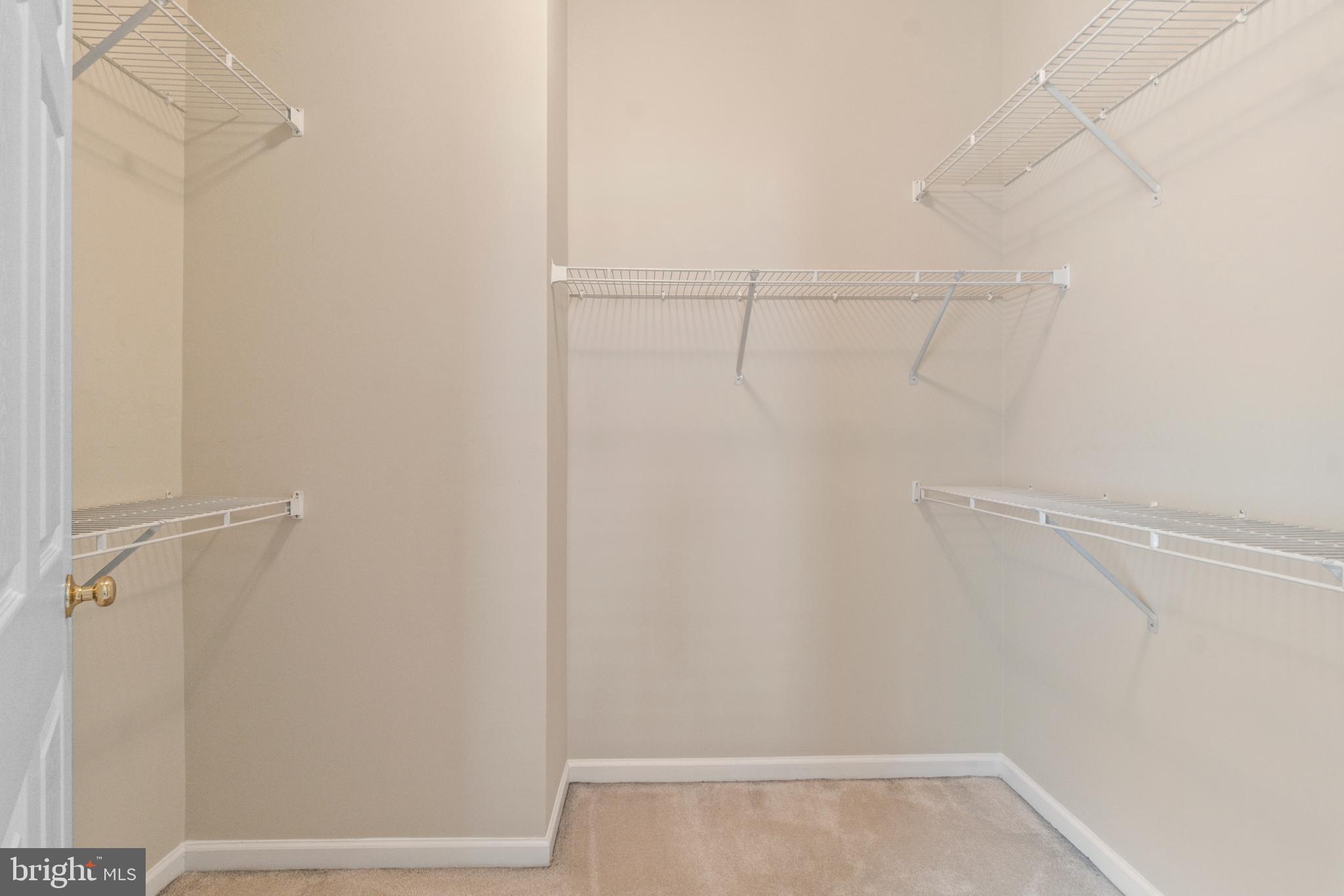 MARLBORO RIDING - Residential