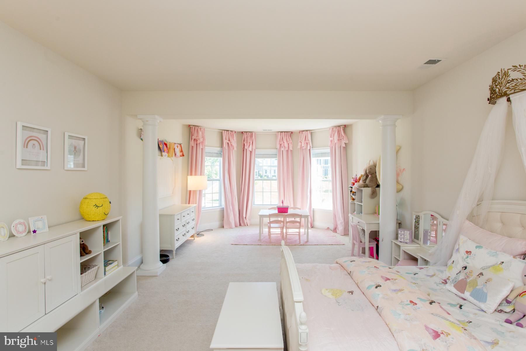 DUTCHESS FARM ESTS - Residential