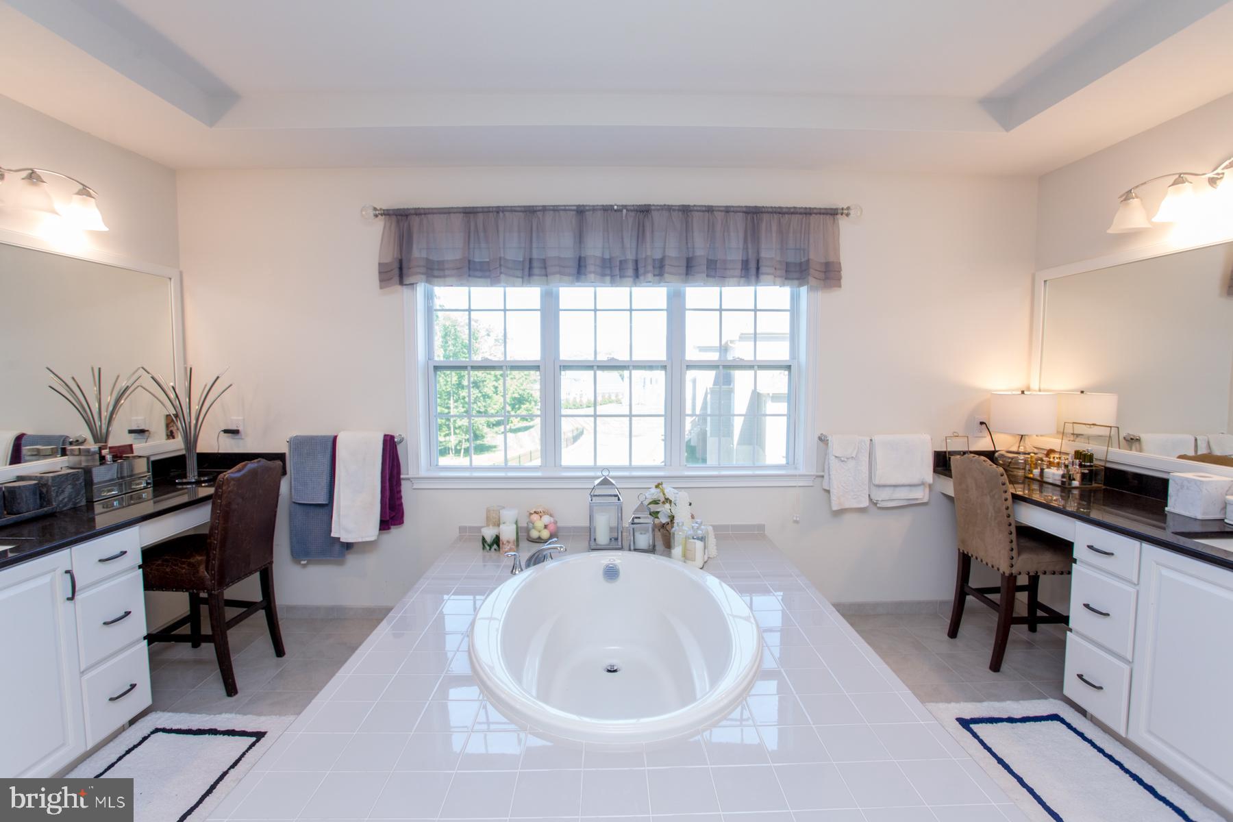 DUTCHESS FARM ESTS - Residential