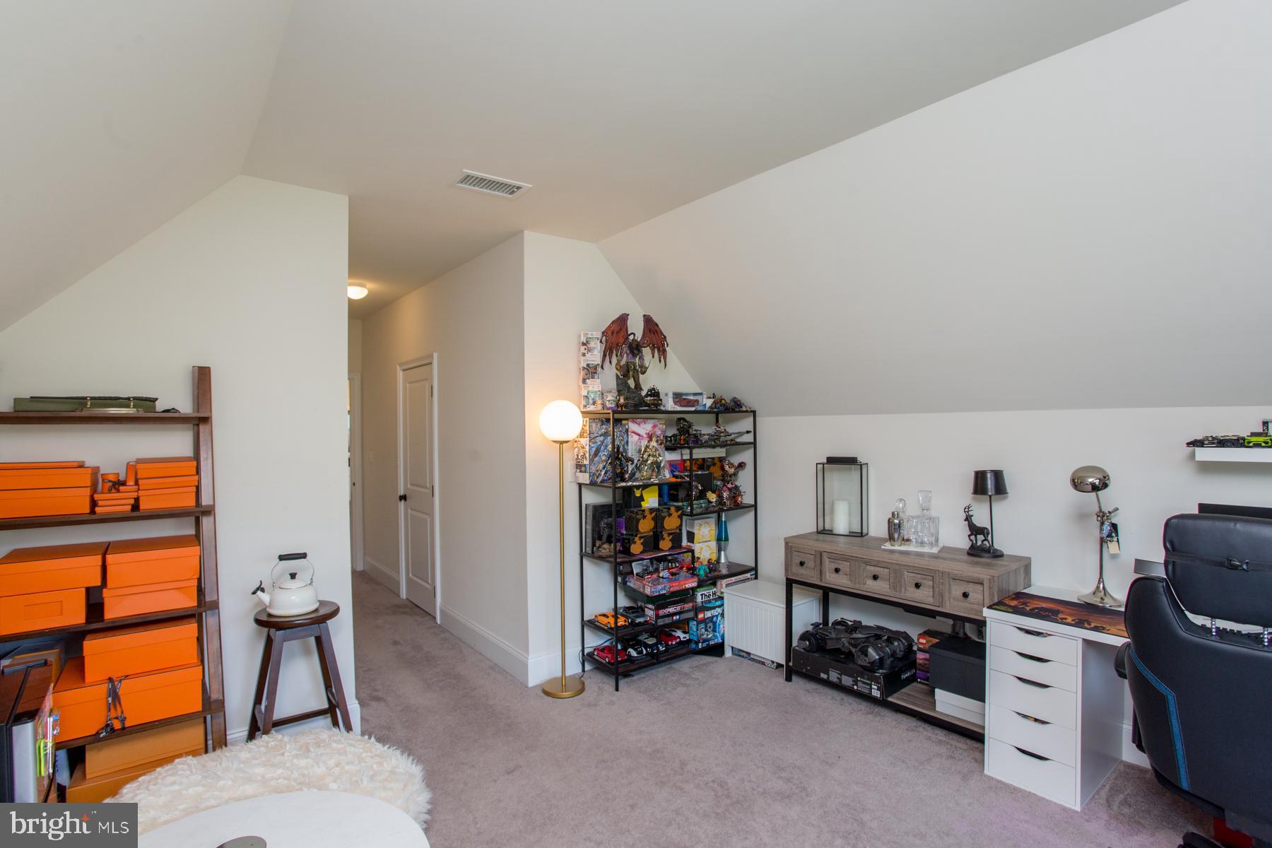 DUTCHESS FARM ESTS - Residential