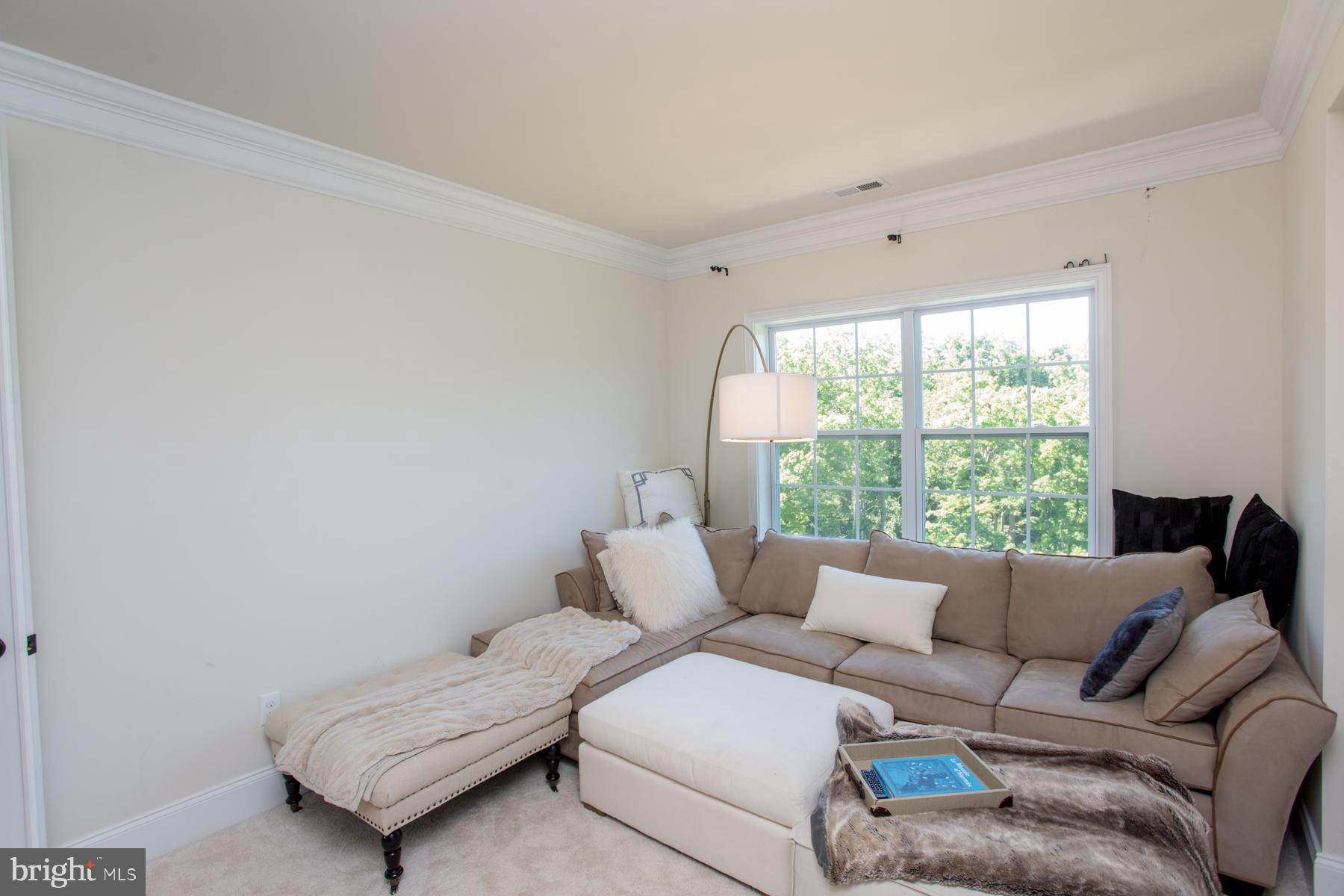 DUTCHESS FARM ESTS - Residential