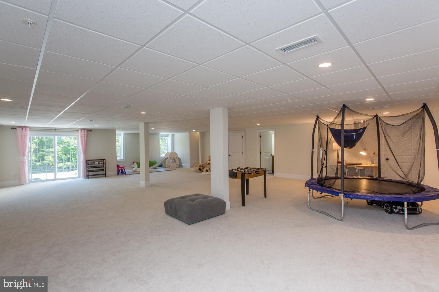 DUTCHESS FARM ESTS - Residential