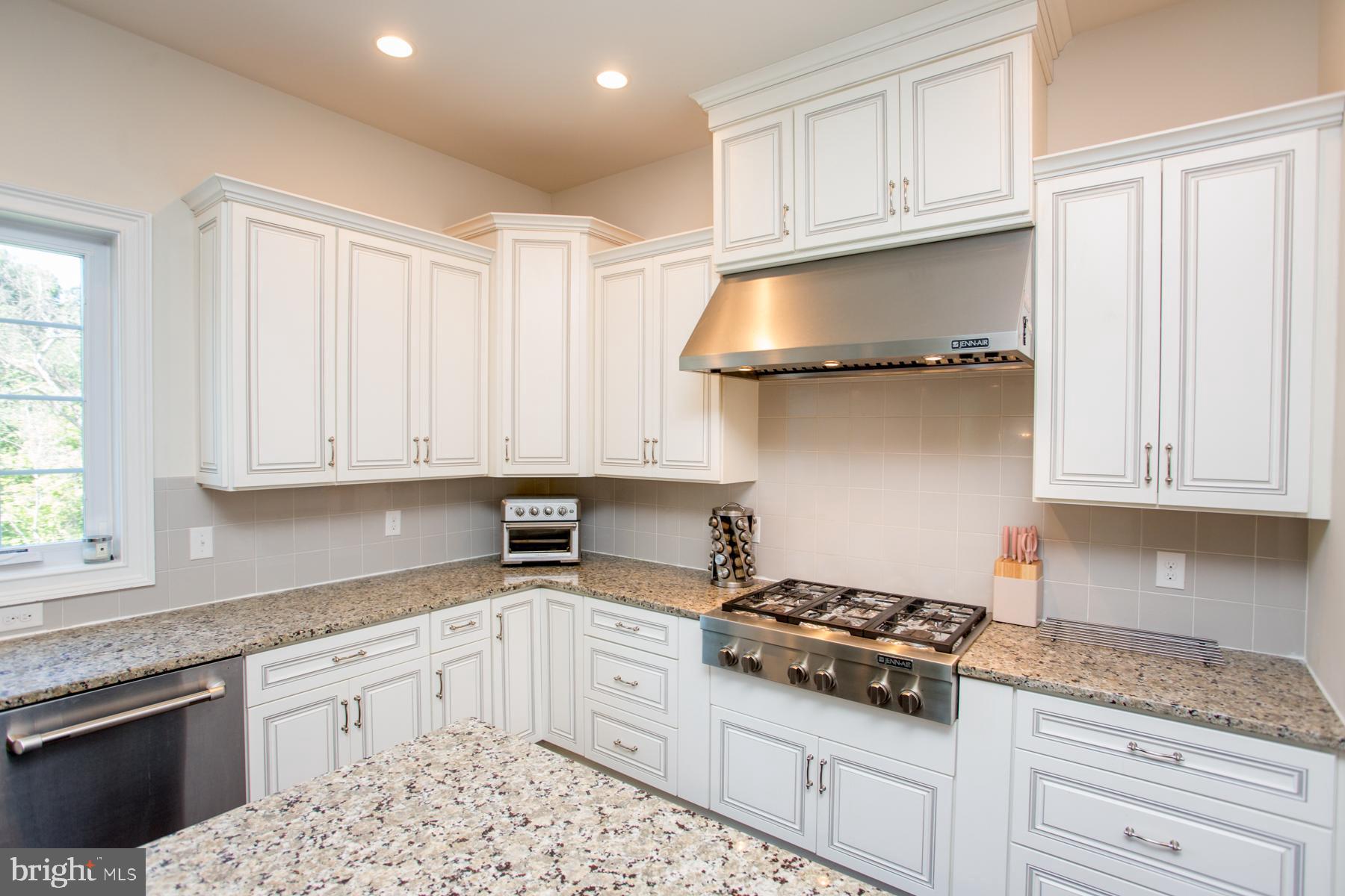 DUTCHESS FARM ESTS - Residential