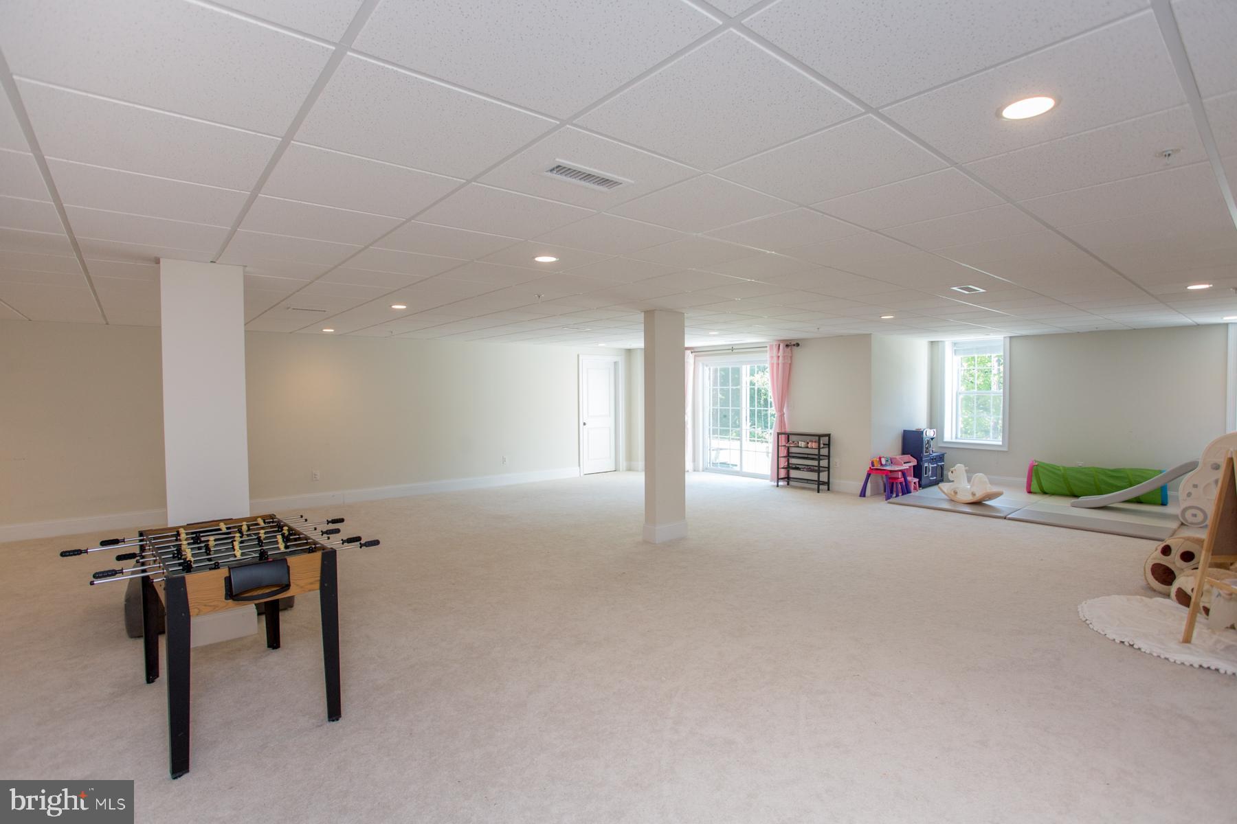 DUTCHESS FARM ESTS - Residential