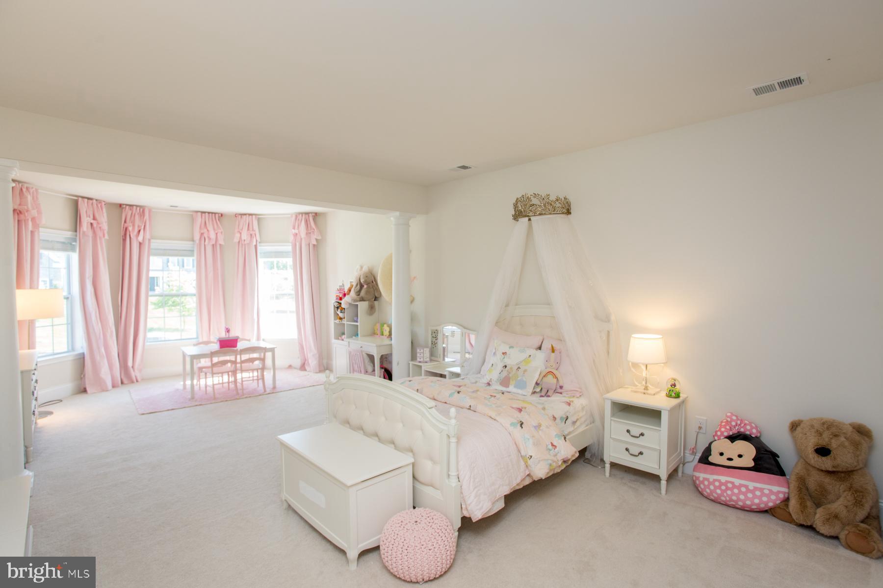 DUTCHESS FARM ESTS - Residential