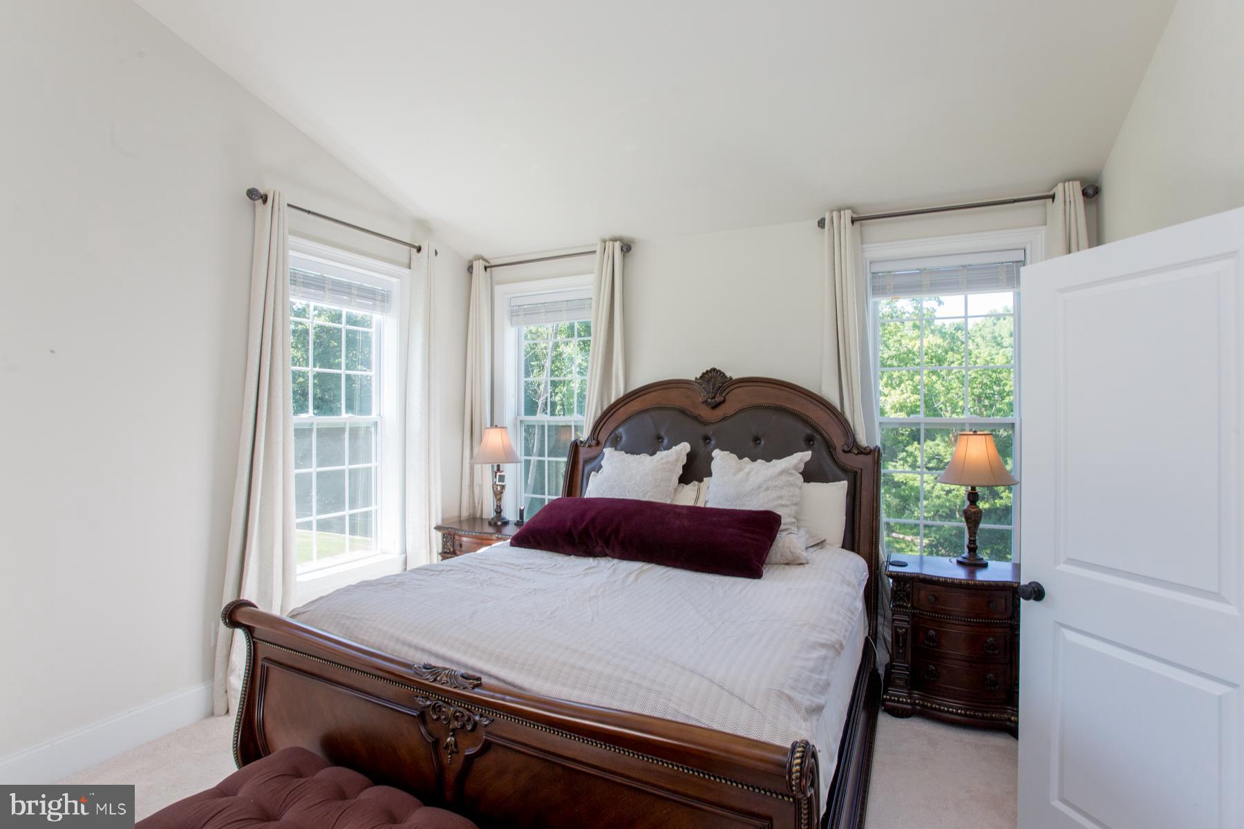 DUTCHESS FARM ESTS - Residential