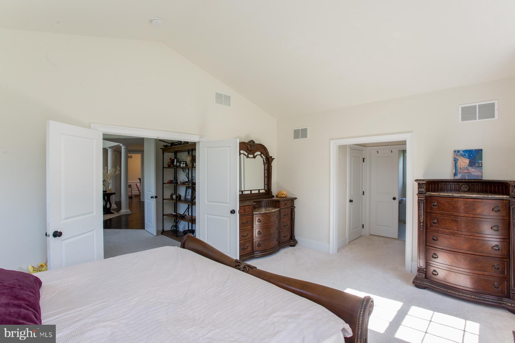 DUTCHESS FARM ESTS - Residential