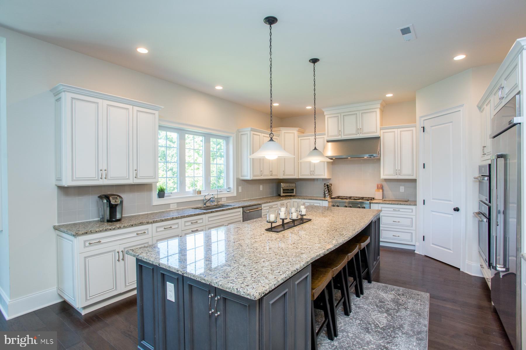 DUTCHESS FARM ESTS - Residential