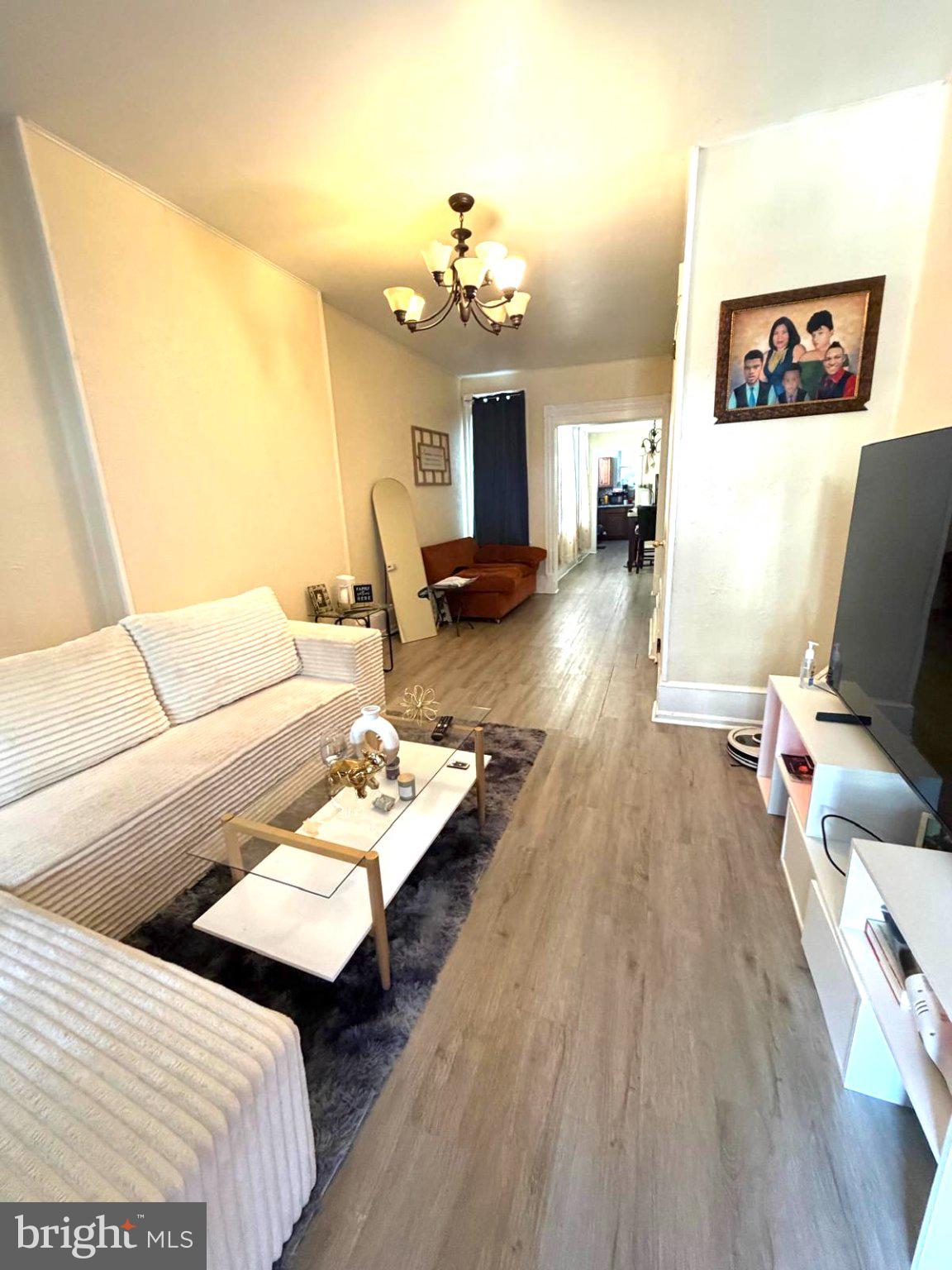 819 MULBERRY STREET