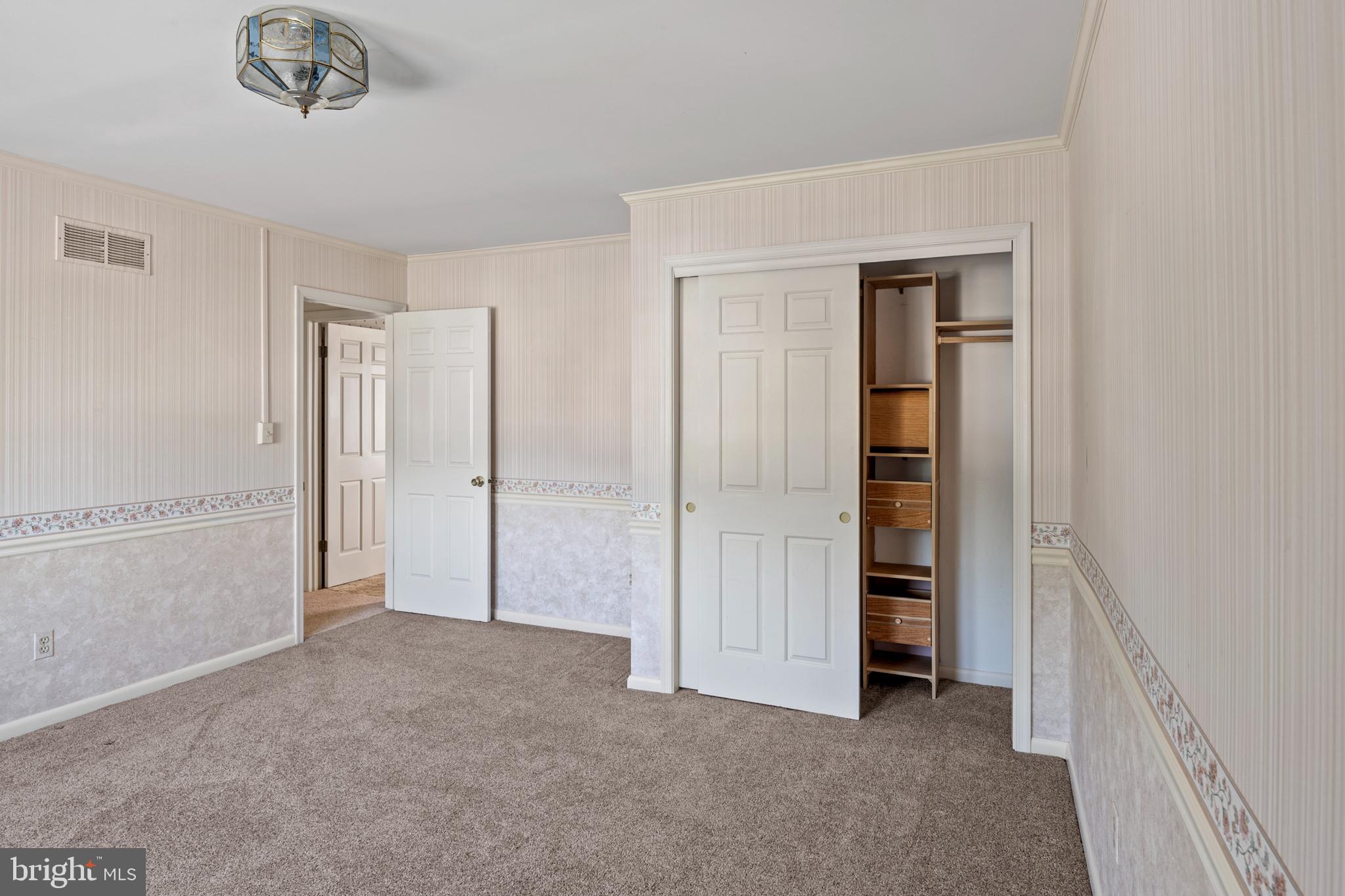 HUNTERS RUN - Residential