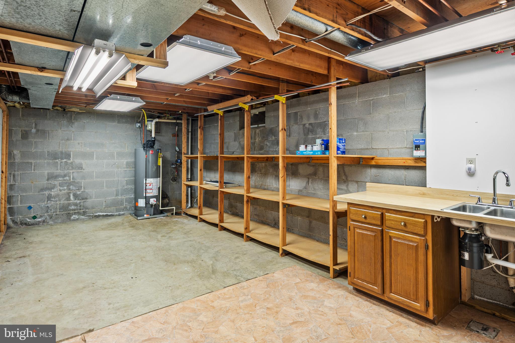 HUNTERS RUN - Residential