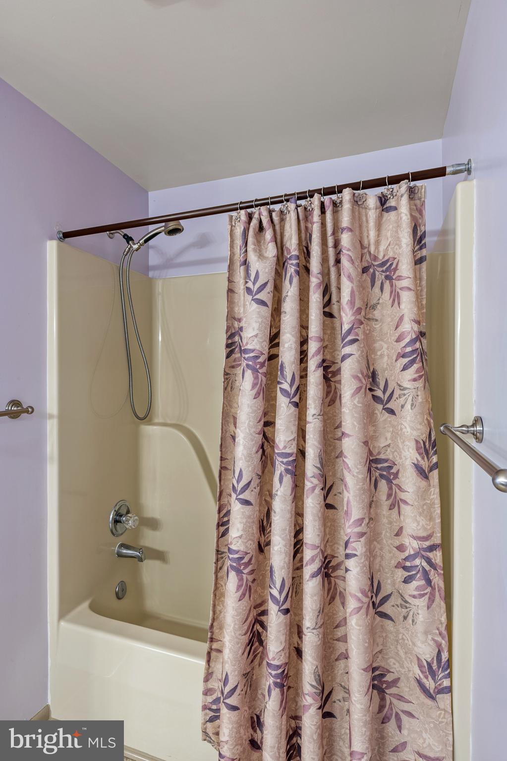 HUNTERS RUN - Residential