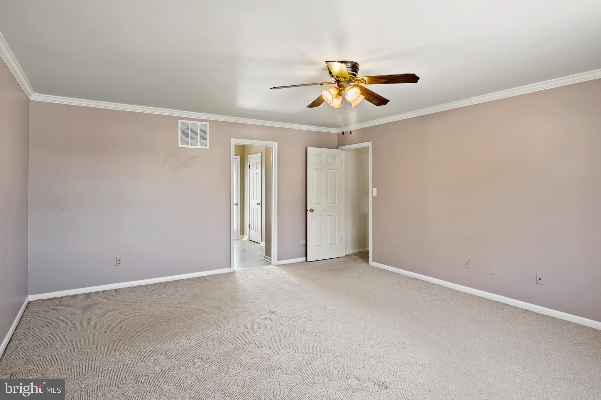 HUNTERS RUN - Residential