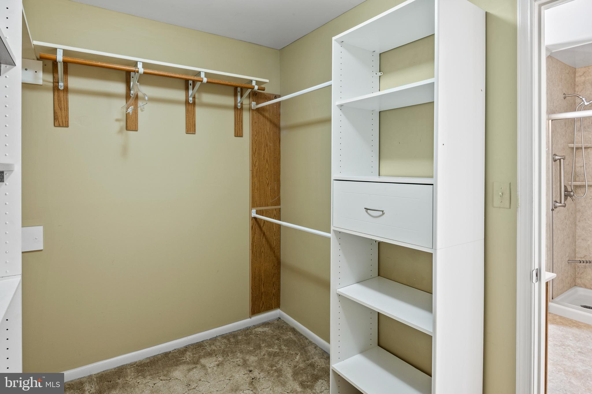 HUNTERS RUN - Residential