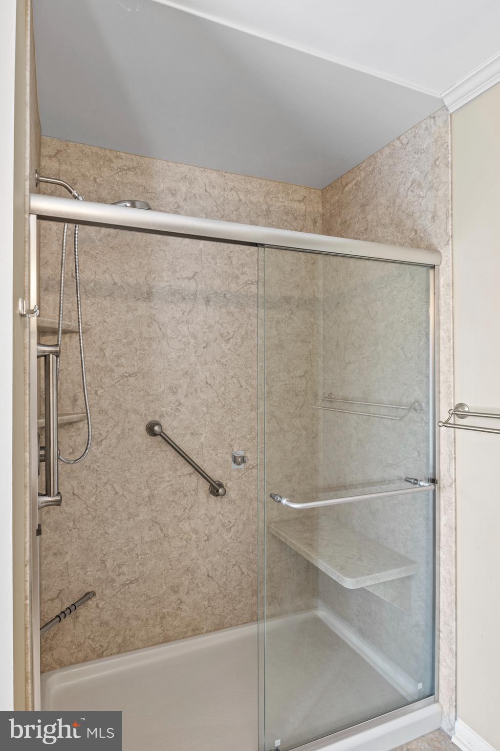 HUNTERS RUN - Residential