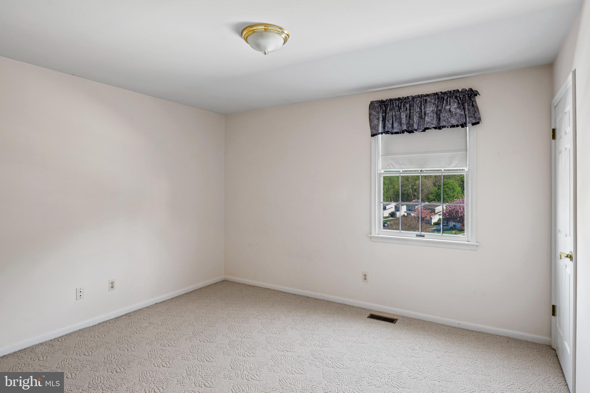 HUNTERS RUN - Residential