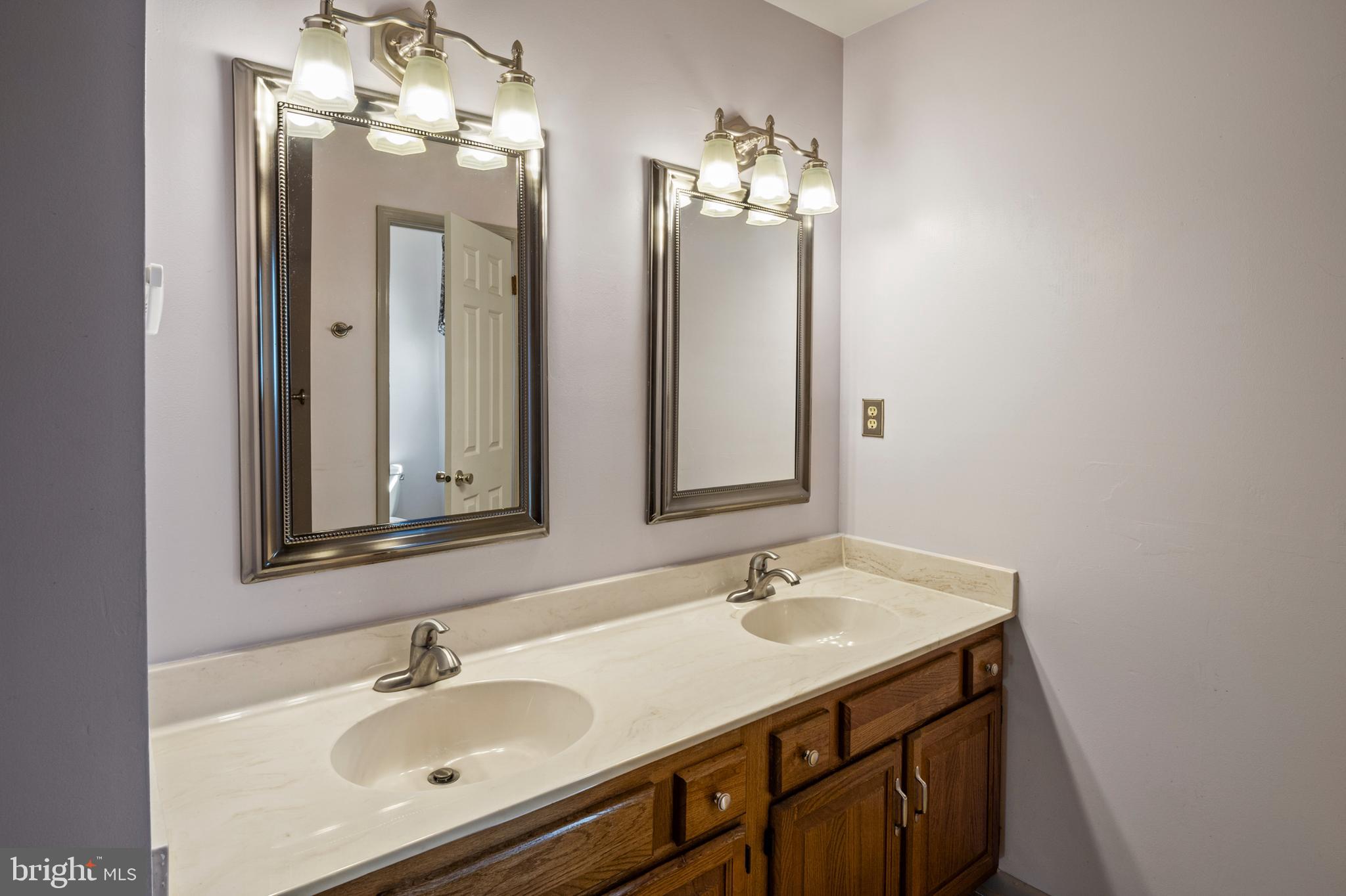 HUNTERS RUN - Residential