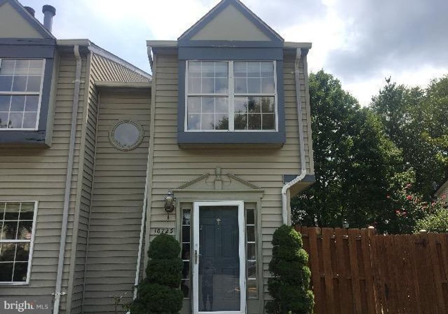 End unit townhome conveniently located in Kettering.  Walking distance to Prince George's Community College. Steps to public transportation, shopping, restaurants and local schools.   Fannie Mae is a congressionally chartered corporation and is exempt from realty transfer taxes pursuant to 12 U.S.C. 1723a(c) (2). Therefore, Fannie Mae will not make any payments toward transfer taxes.