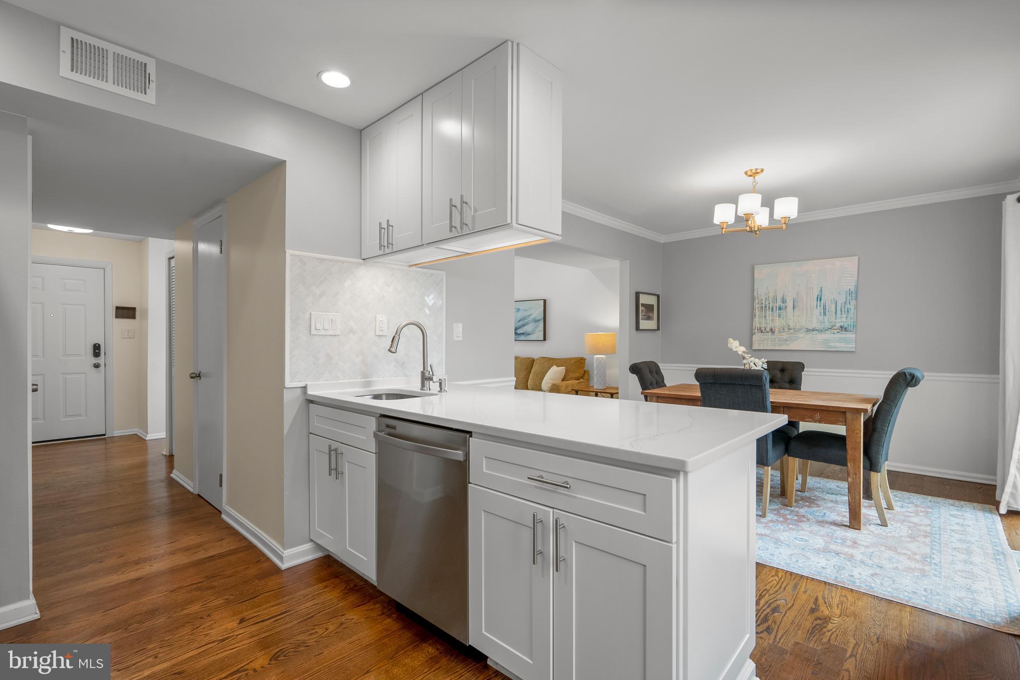 DUNN LORING VILLAGE - Residential