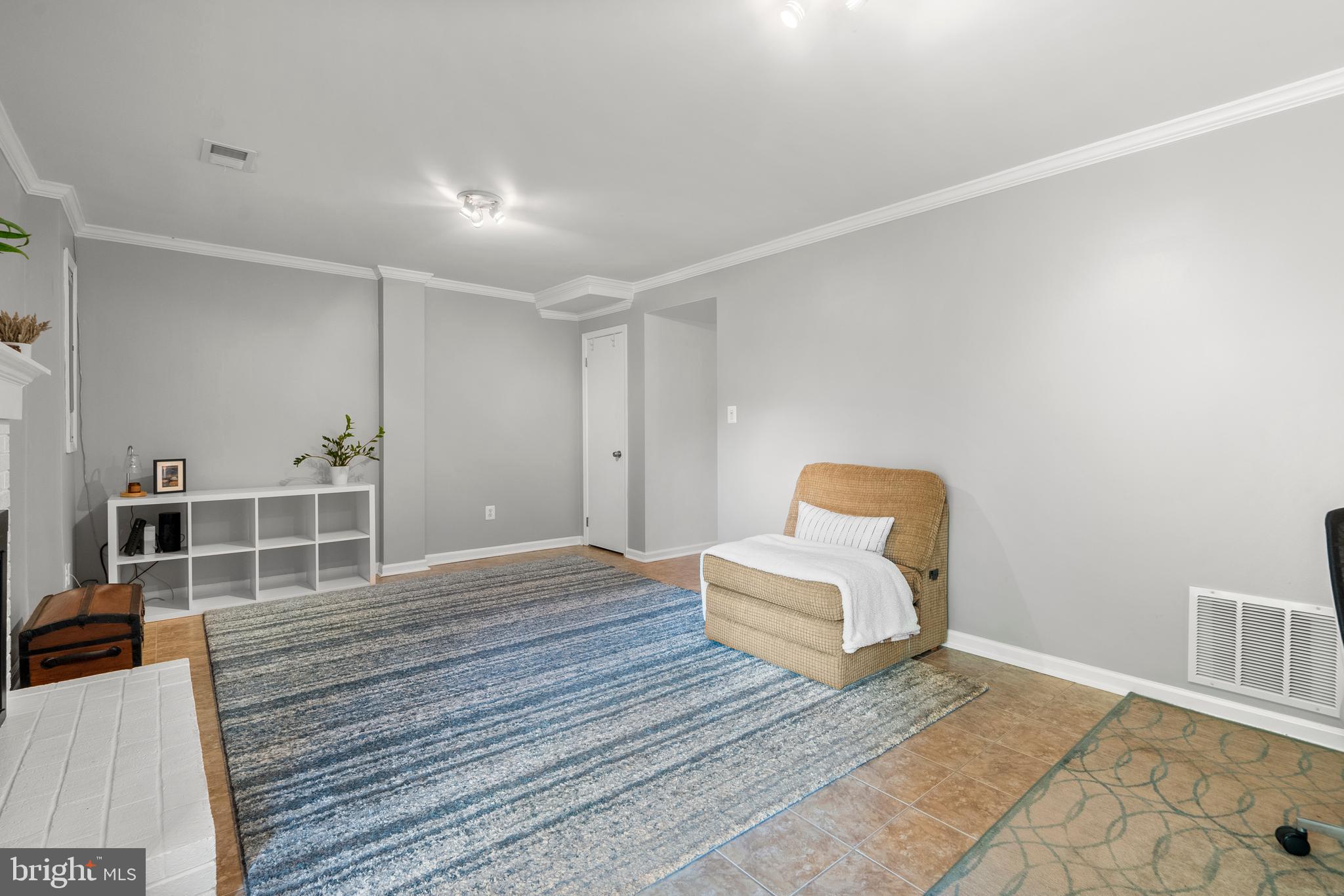 DUNN LORING VILLAGE - Residential