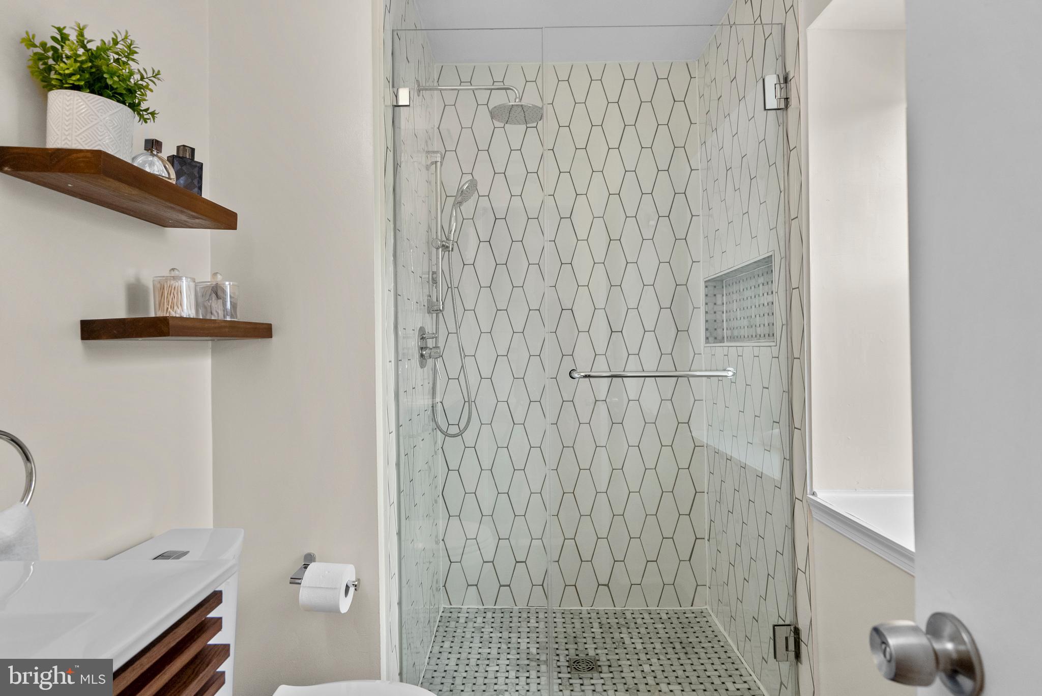 DUNN LORING VILLAGE - Residential