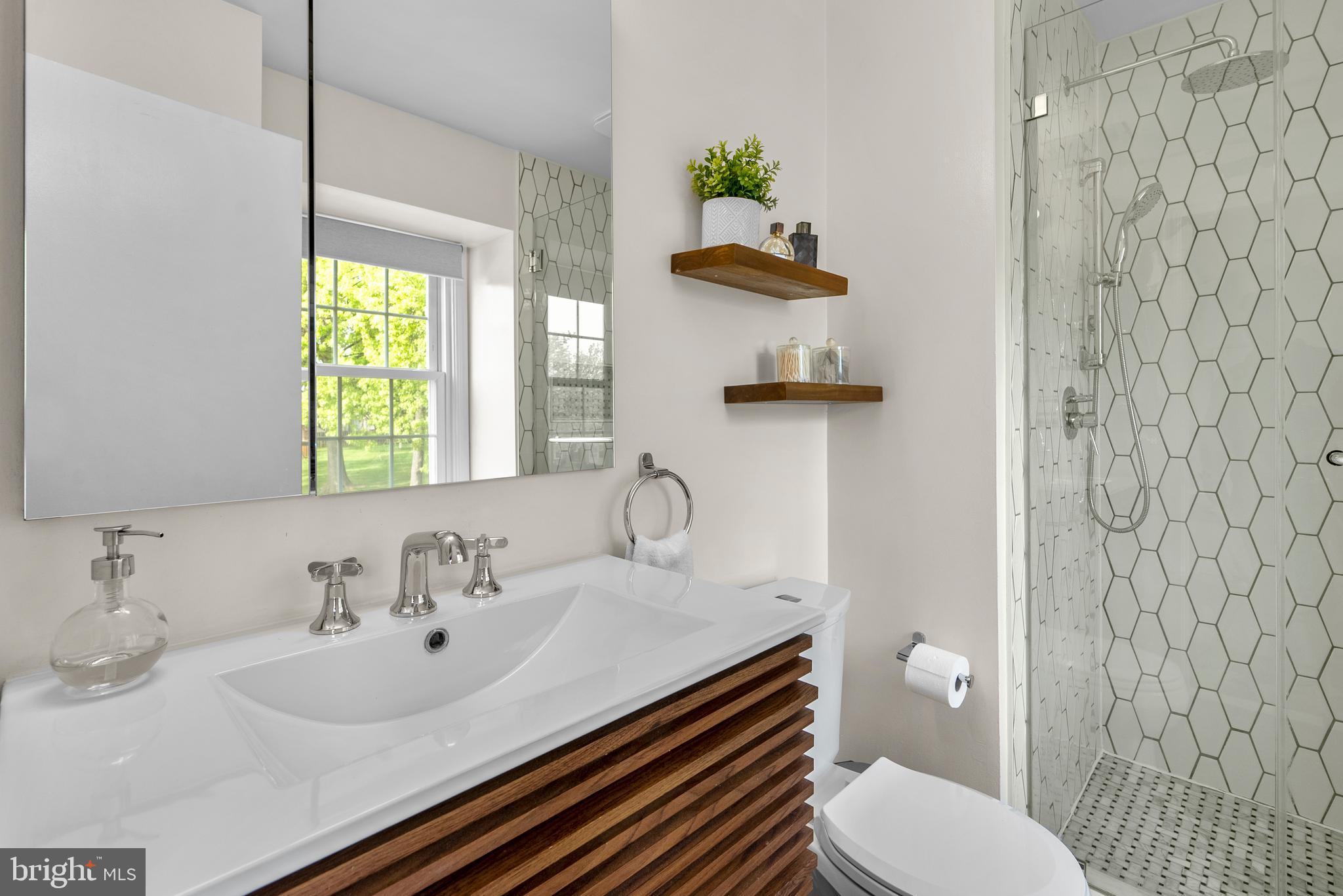 DUNN LORING VILLAGE - Residential