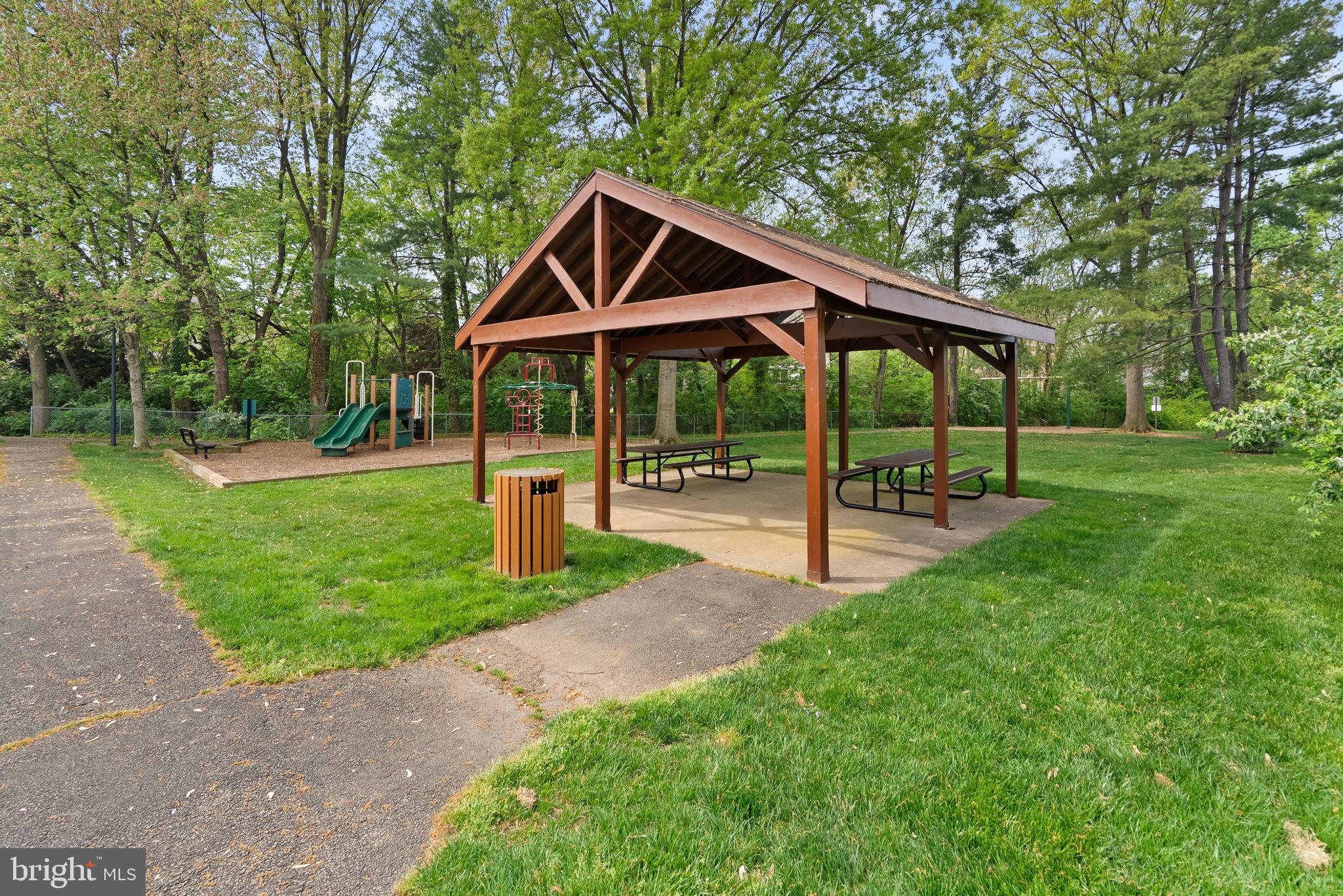 DUNN LORING VILLAGE - Residential