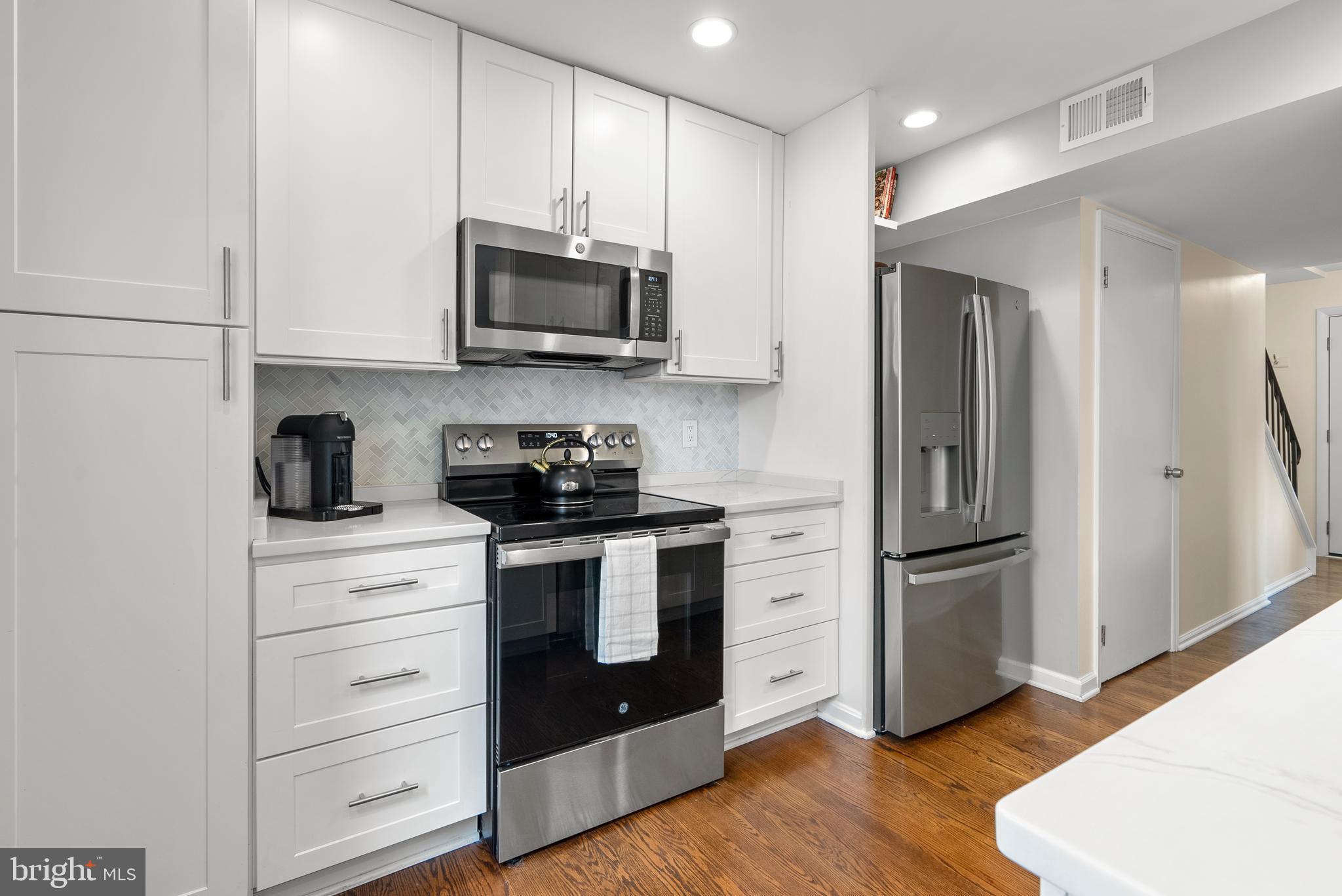 DUNN LORING VILLAGE - Residential