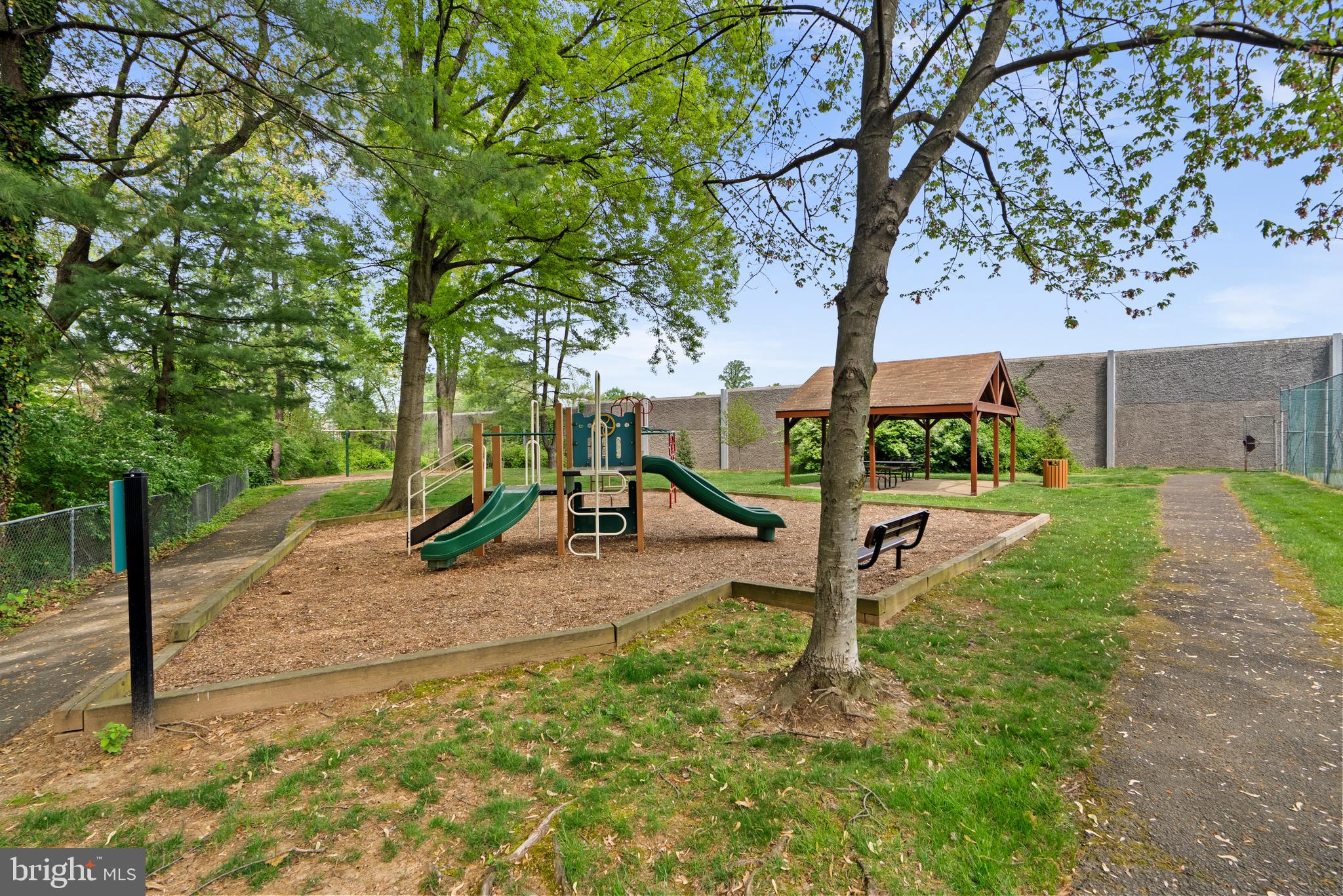 DUNN LORING VILLAGE - Residential