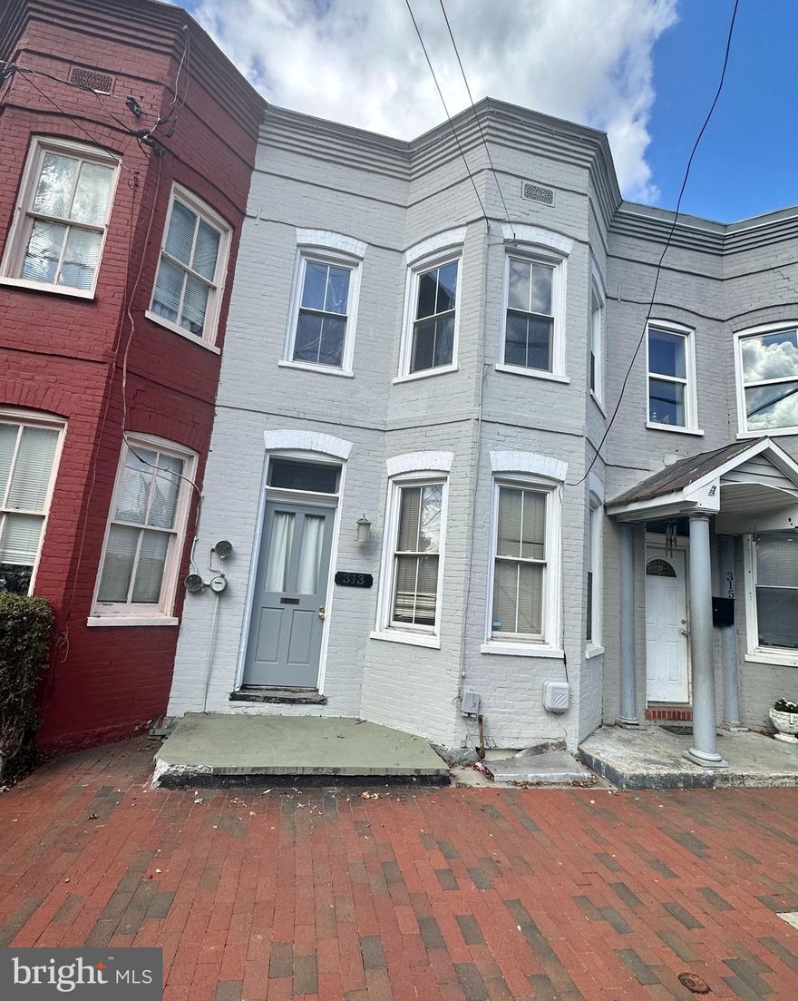 Available now! Minimum 13 month lease. $38 non refundable application fee per applicant over 18 for credit/background check done through Rentspree. Landlord would like a minimum 680 credit score and a combined income of at least $60,000/year. $1,650 security deposit and first month's rent due upon lease agreement. Tenant responsible for electric, water, sewer, internet, and backyard lawn maintenance. On street parking. Mini split wall units are installed for cooling and heating. Pets on case and case basis with additional pet fee.
Welcome to this charming home conveniently located within walking distance to Winchester's historic downtown walking mall, offering a lifestyle filled with easy access to restaurants, shopping, and parks. You’re also just a quick drive to Winchester Medical Center and Shenandoah University.
As you step inside, you'll be greeted by a flowing floor plan. The main level features a living room, dining room, and a kitchen complete with convenient bar seating. You’ll also find a laundry area and a half bathroom for added convenience. A back door leads you out to the fenced-in backyard, perfect for outdoor enjoyment.
Heading upstairs, you'll find two bedrooms and a shared full bathroom. This second bedroom is not your ordinary bedroom – it comes with two additional rooms attached to it, making it incredibly versatile and perfect for various uses. Whether you need an office space to work from home, a nursery for your growing family, a studio for your creative endeavors, or simply extra storage, this unique feature offers endless possibilities to suit your lifestyle.