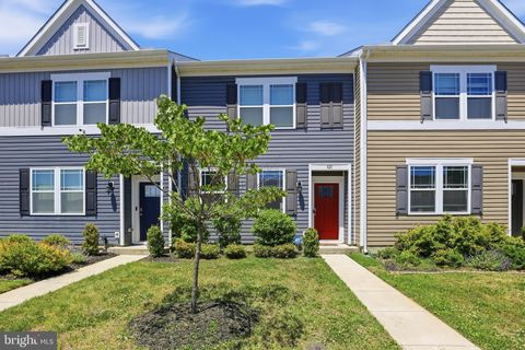 Townhouse For Rent - 521 Ridgely Boulevard<br/> DOVER, DE 19904