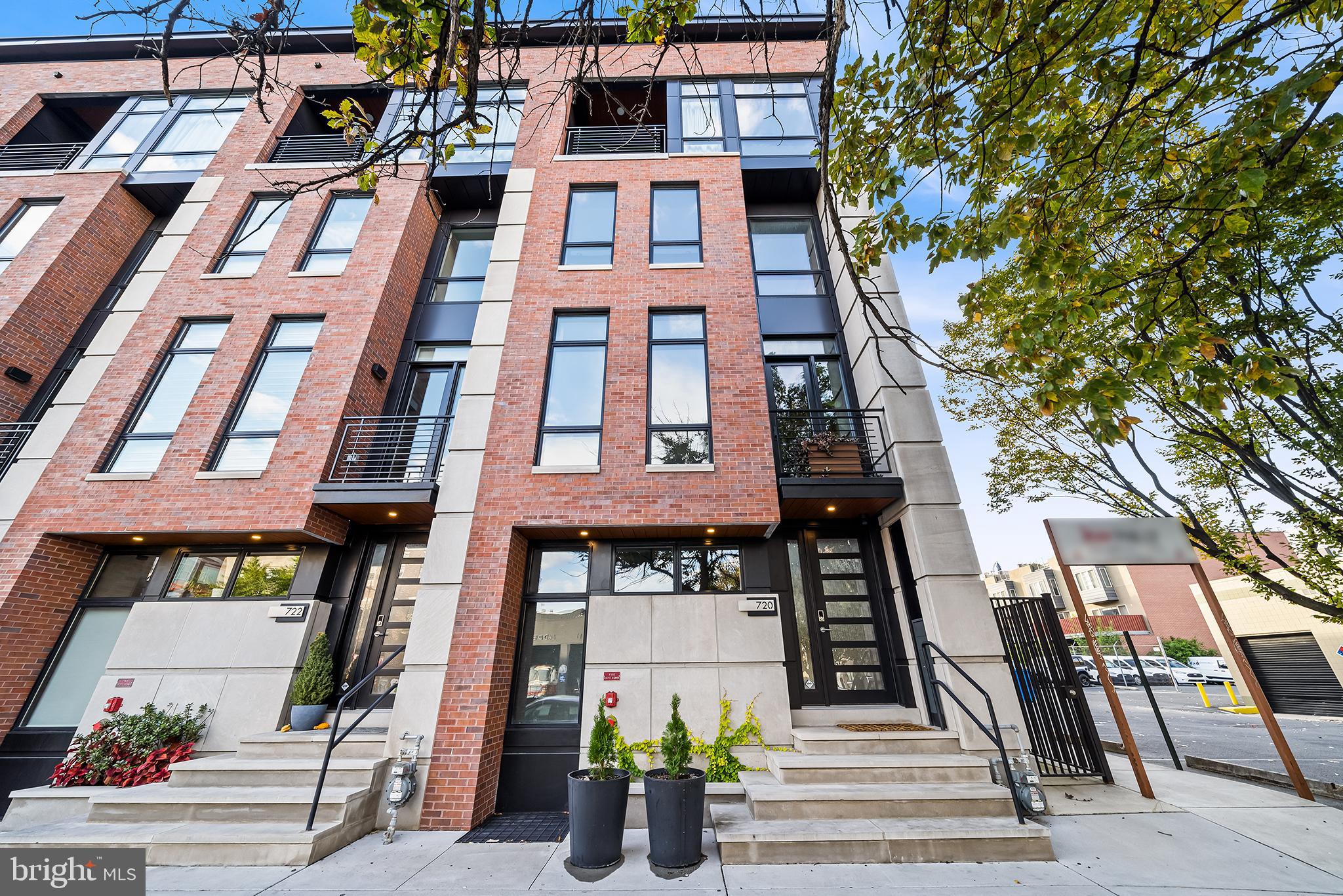 AVENUE OF THE ARTS - Residential