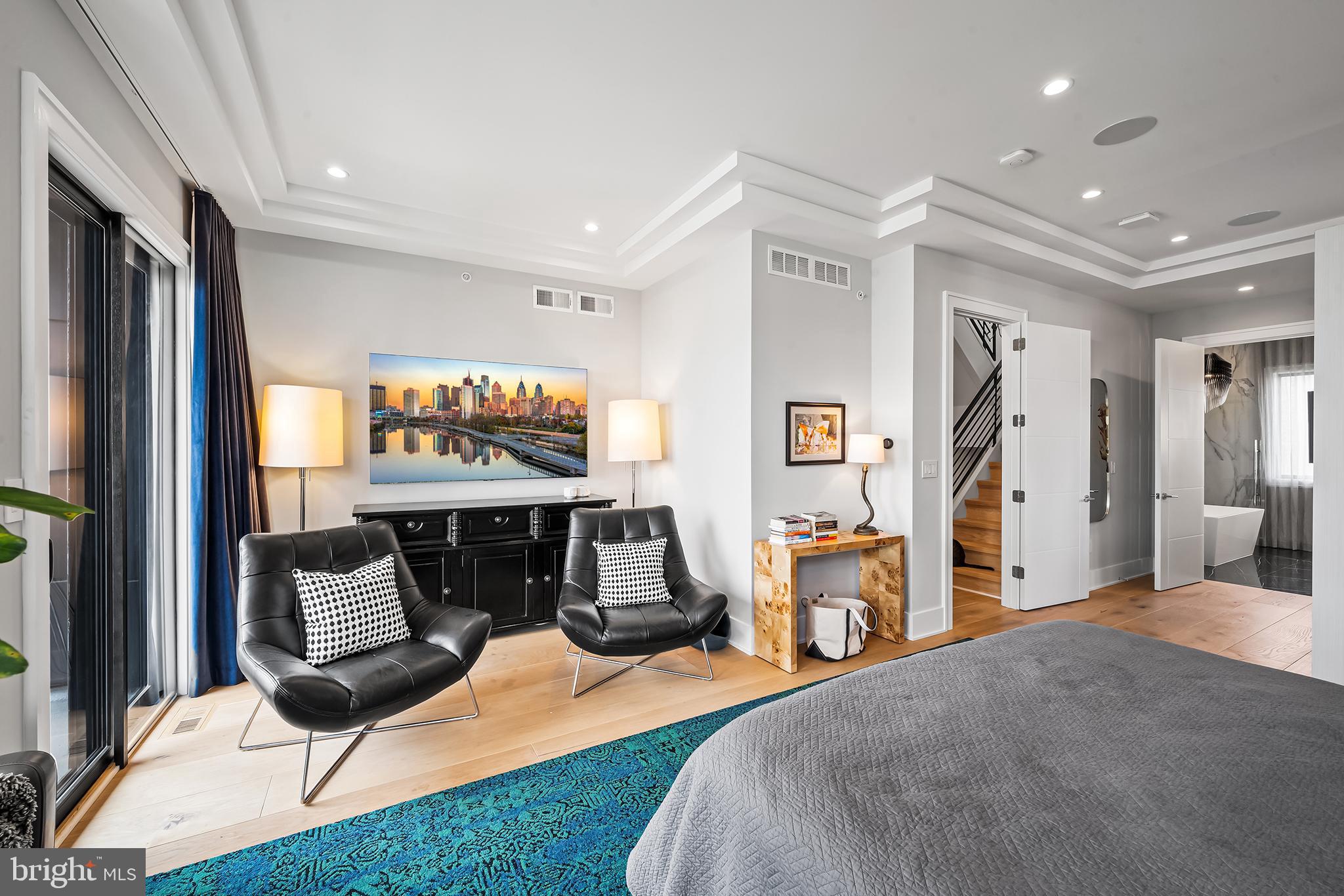 AVENUE OF THE ARTS - Residential