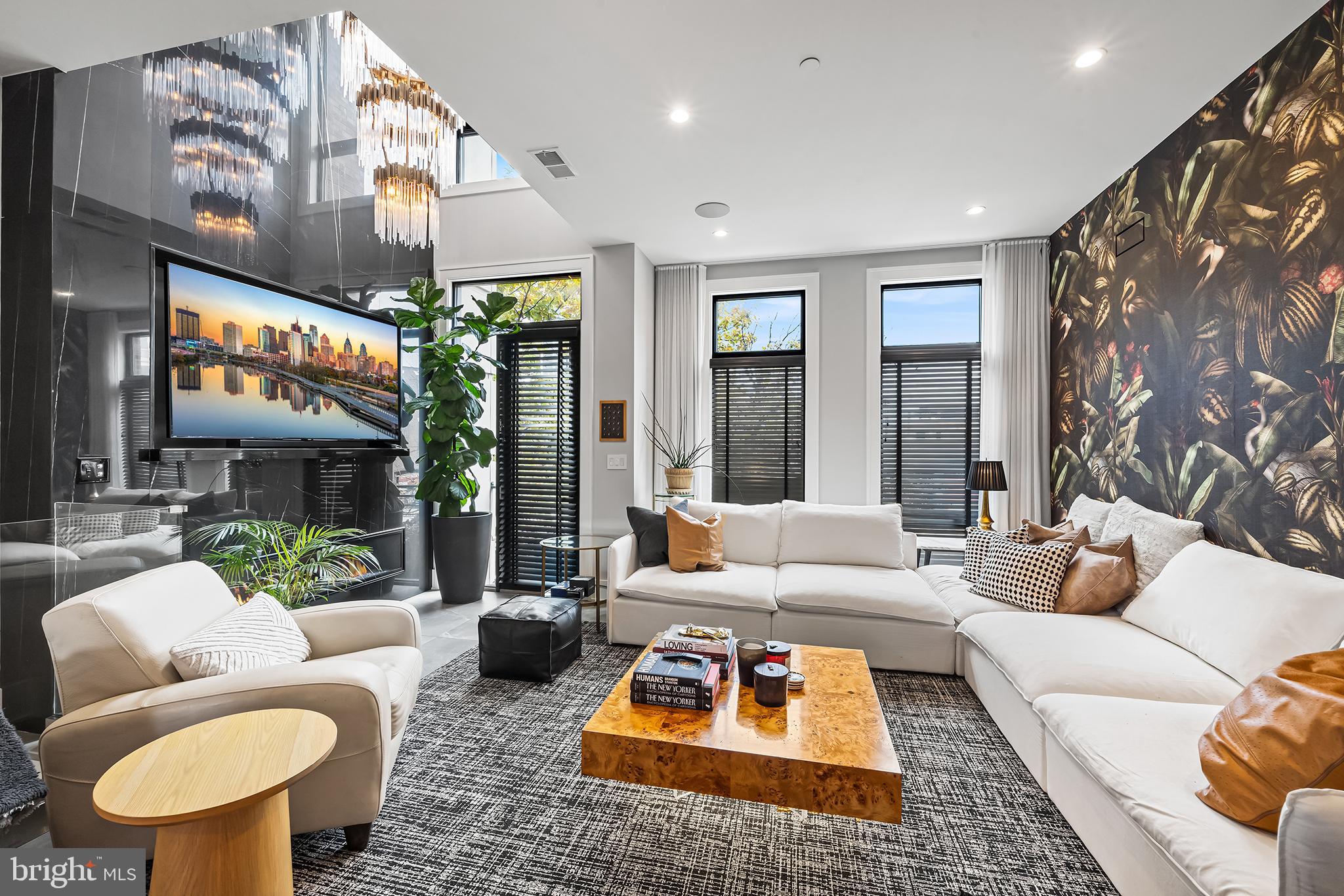 AVENUE OF THE ARTS - Residential